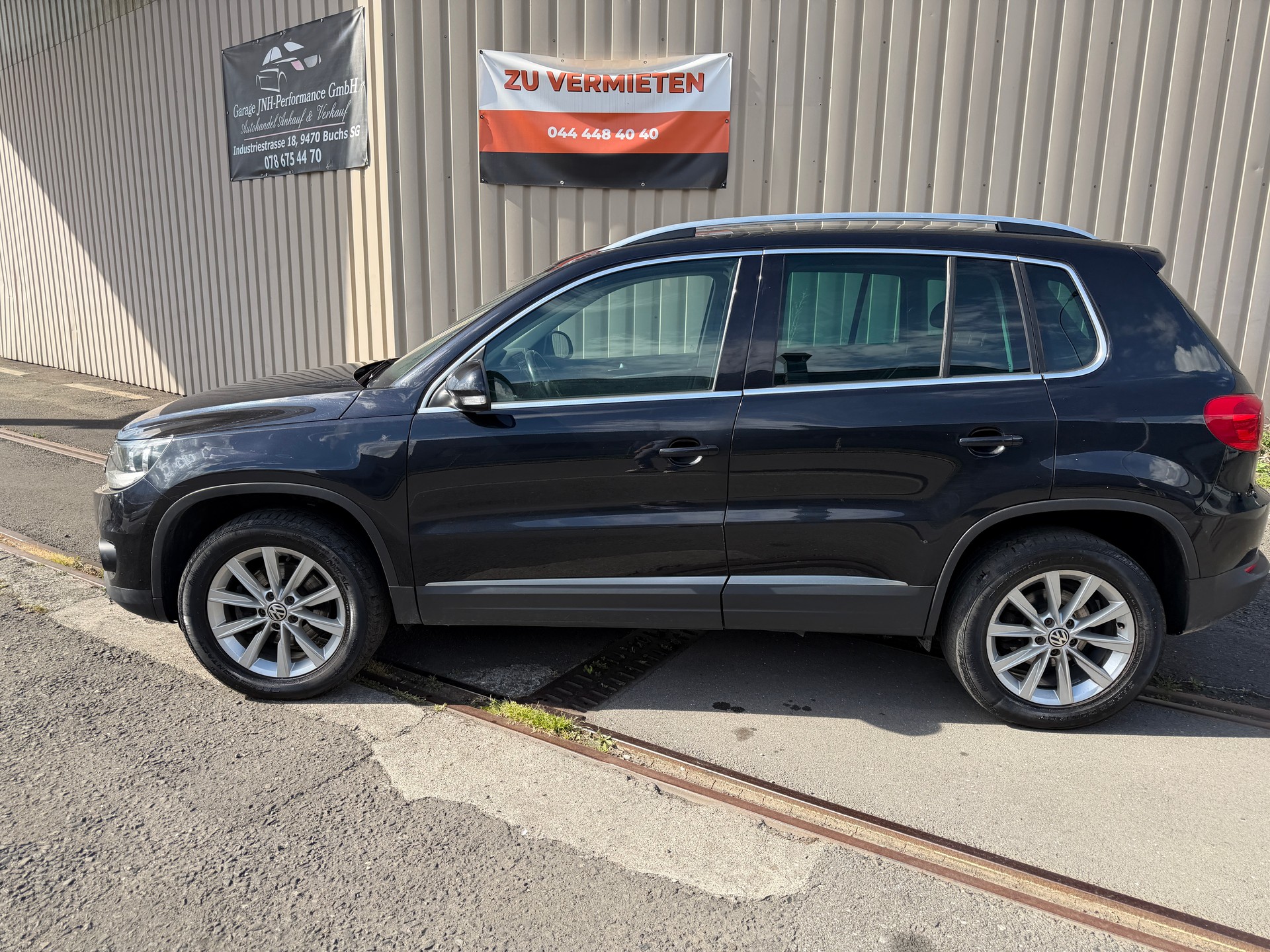 VW Tiguan 2.0 TDI BlueMotion Sport&Style 4Motion DSG-image-2