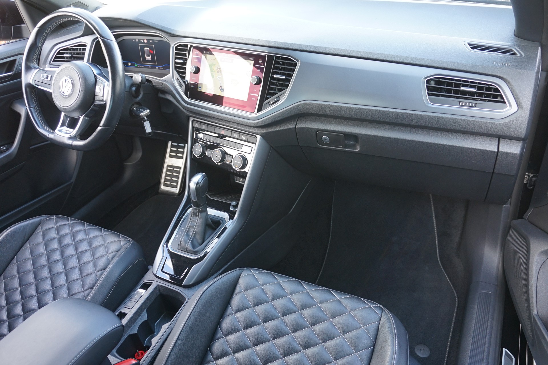 VW T-Roc 1.5 TSI EVO R-Line Cabriolet DSG-Automat 150PS mit Lederausstattung und Abstandsregeltempomat-image-23