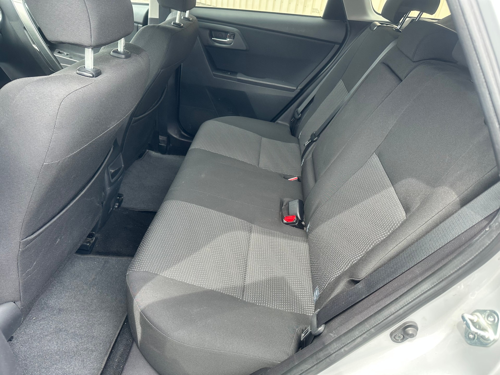 TOYOTA Auris Touring Sports 2.0 D-4D Trend-image-14