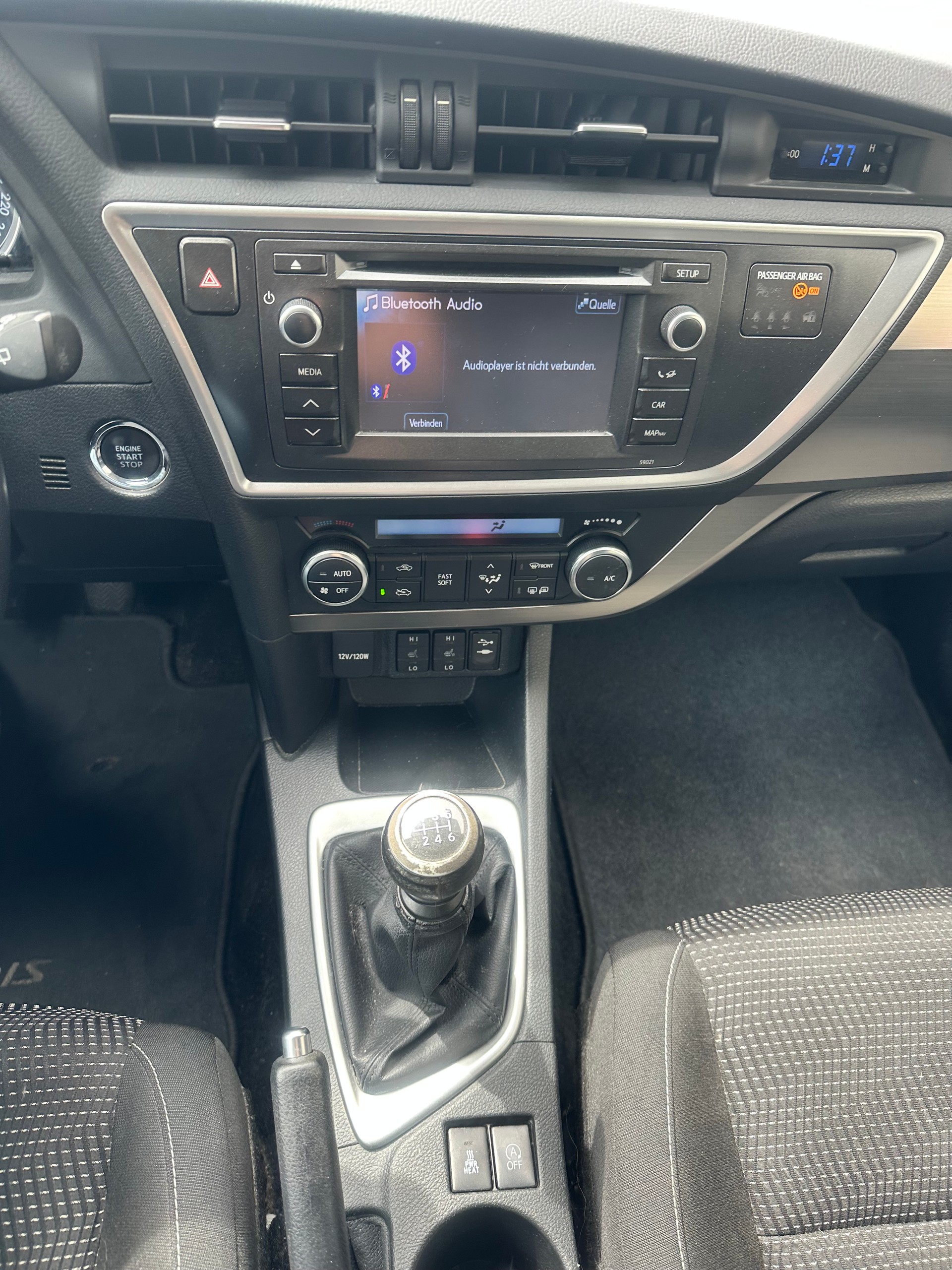 TOYOTA Auris Touring Sports 2.0 D-4D Trend-image-12