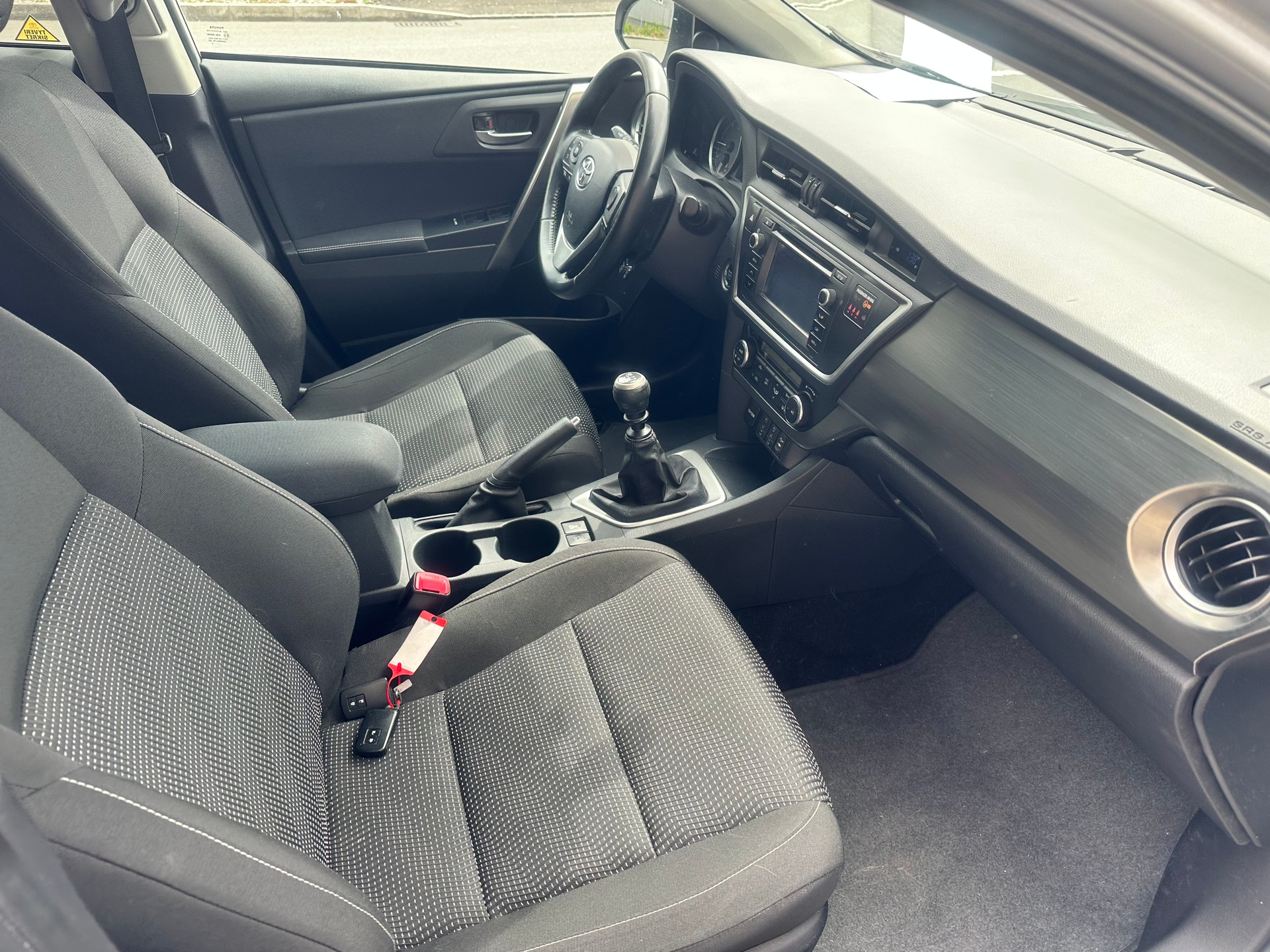 TOYOTA Auris Touring Sports 2.0 D-4D Trend-image-15