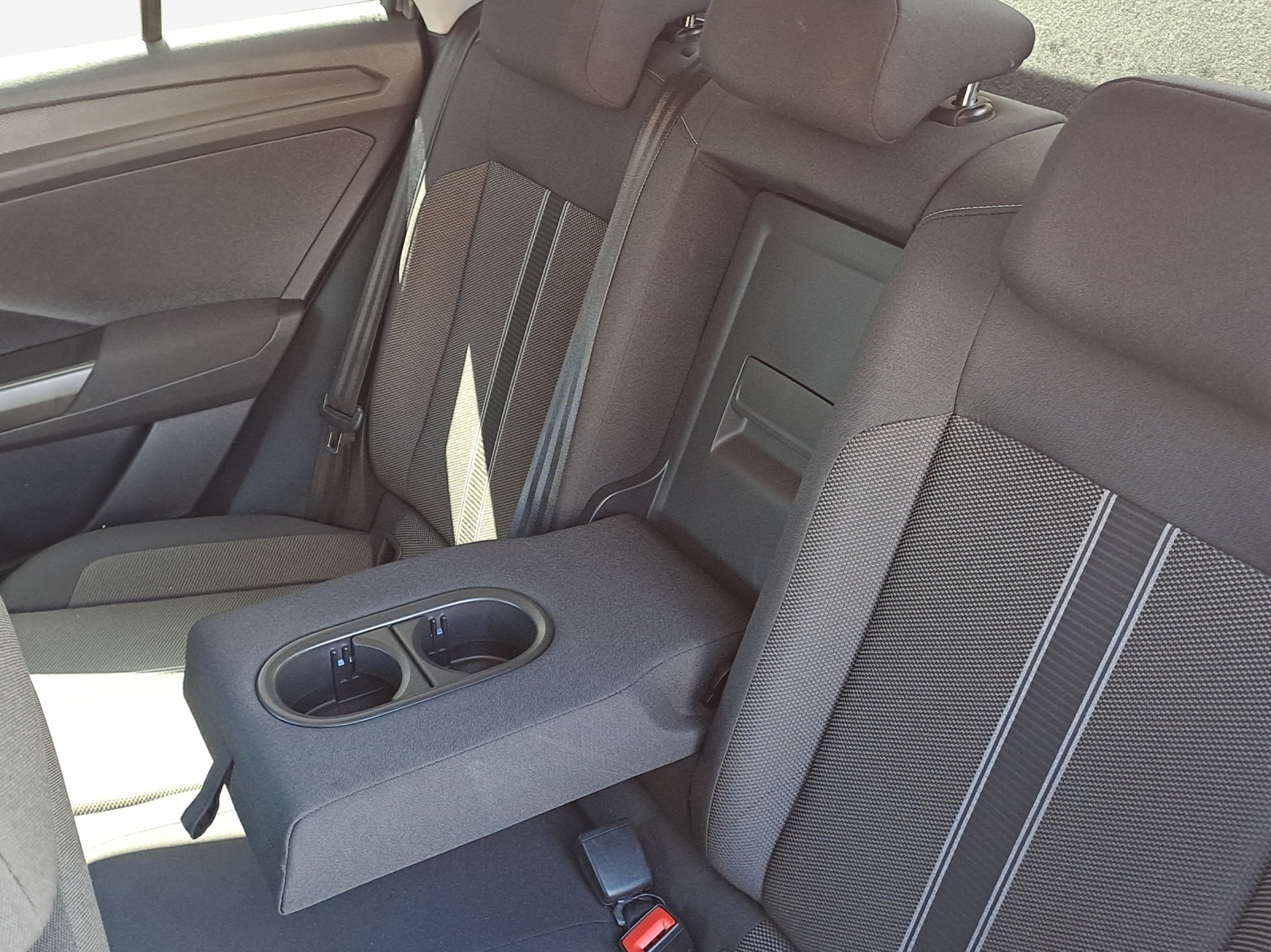 VW T-Roc 1.5 TSI EVO Advance DSG-image-11