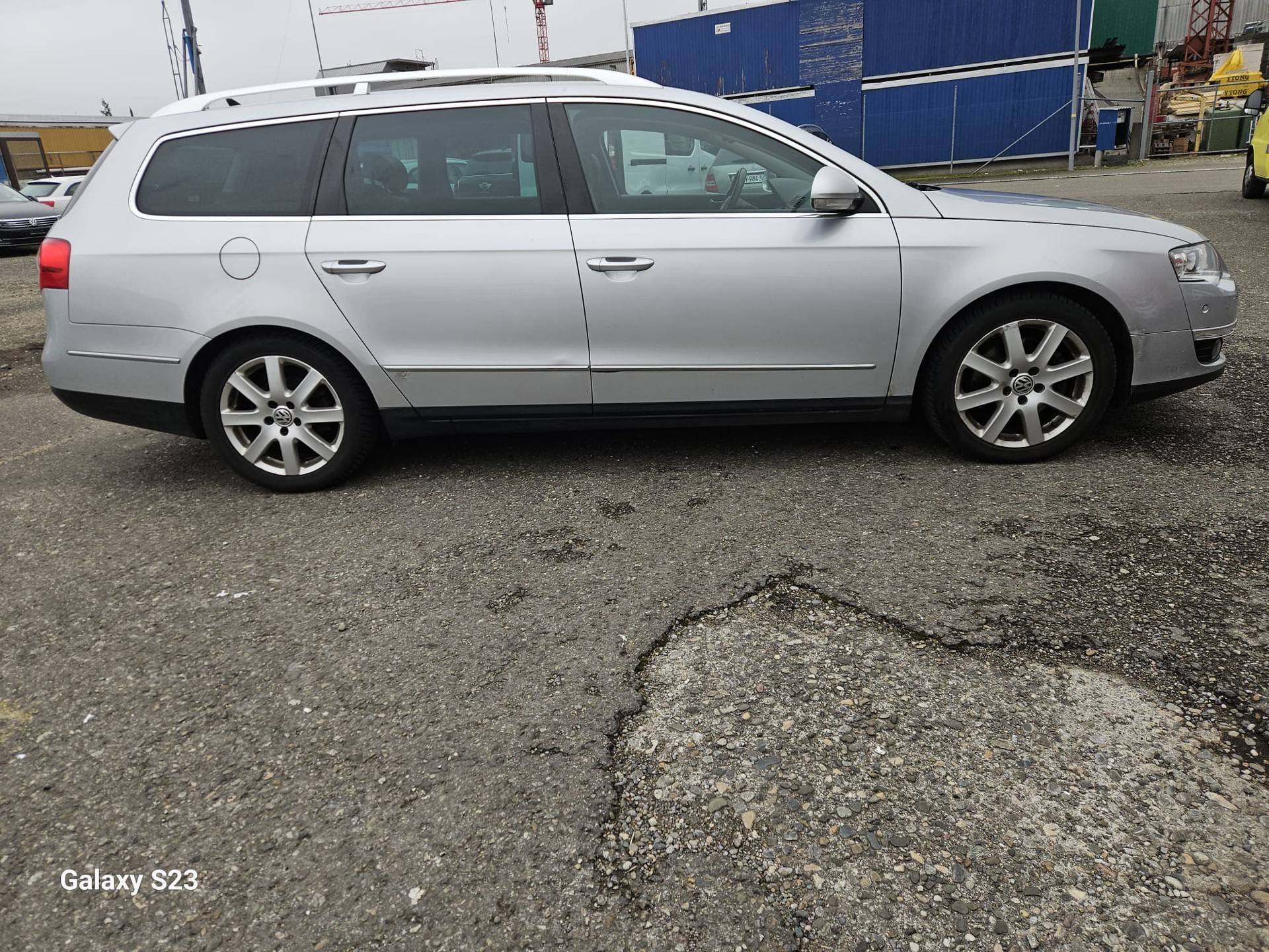 VW Passat Variant 2.0 TDI Highline 4Motion-image-4