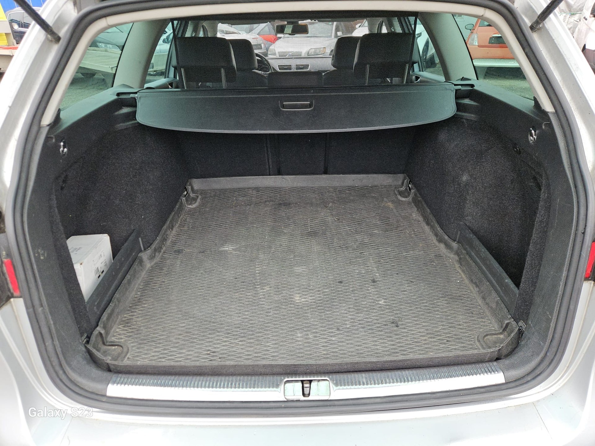 VW Passat Variant 2.0 TDI Highline 4Motion-image-13