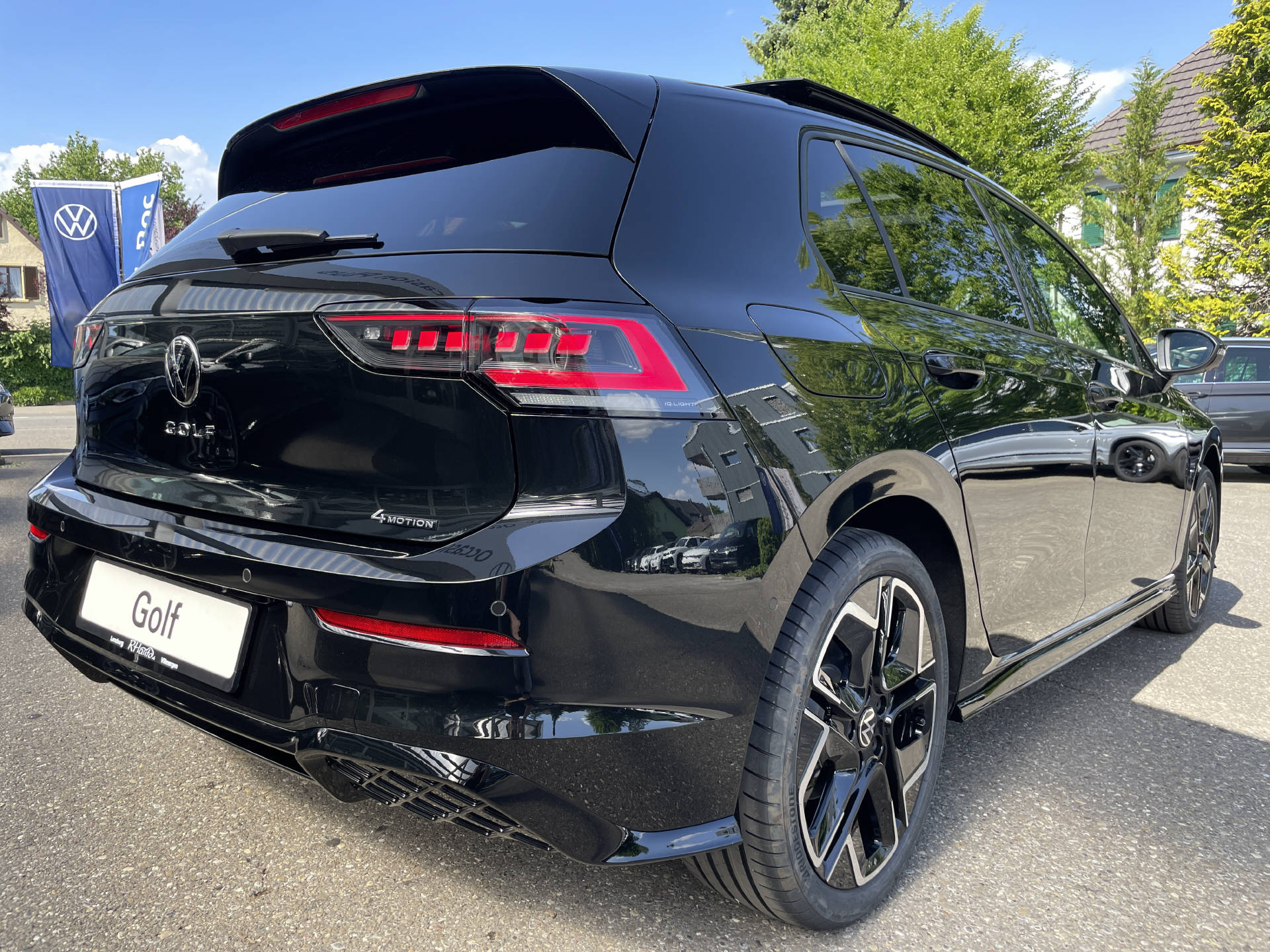 VW Golf VIII 2.0 TSI R-Line DSG 4motion-showroom-element-3