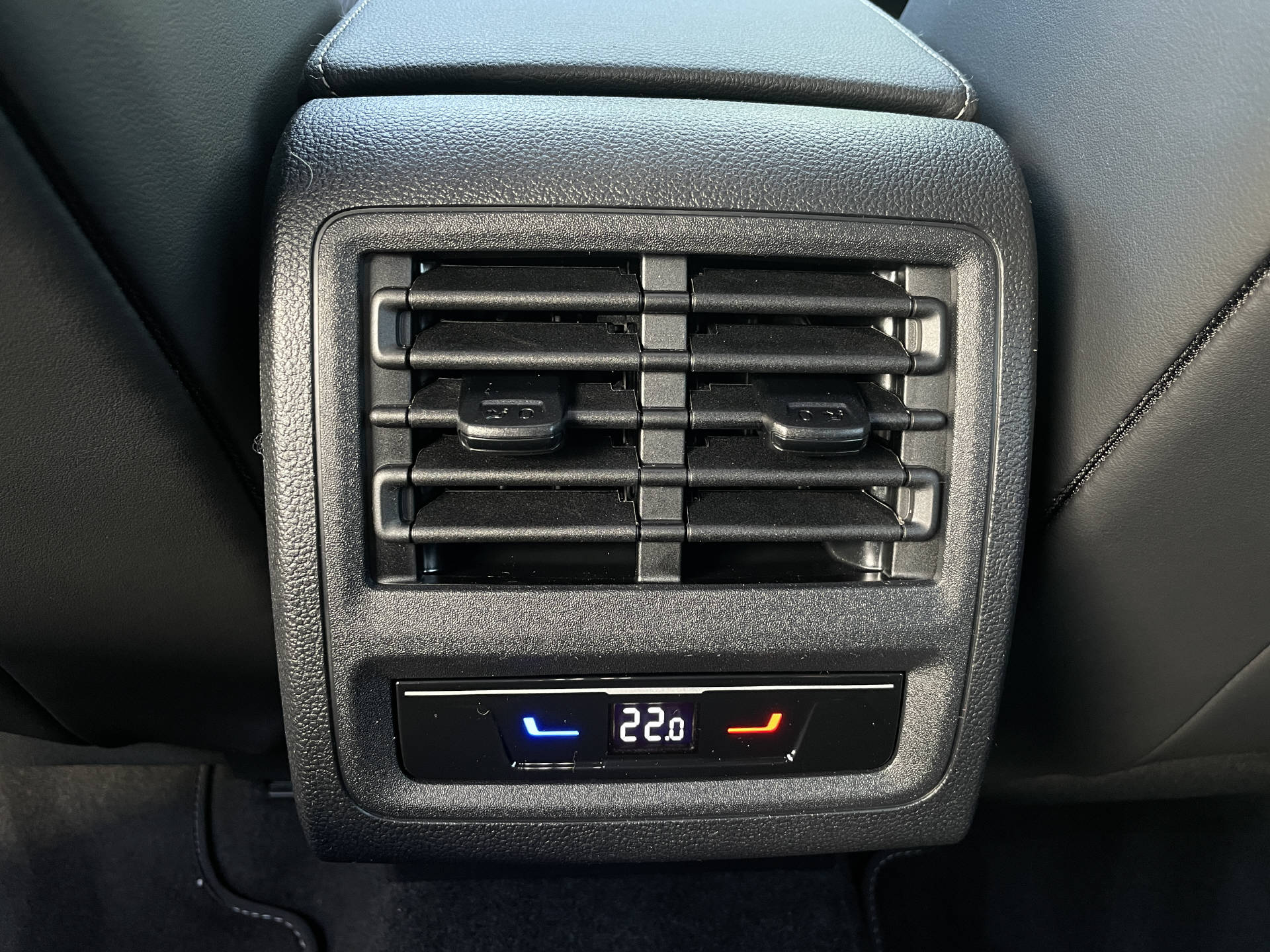 VW Golf VIII 2.0 TSI R-Line DSG 4motion-image-20