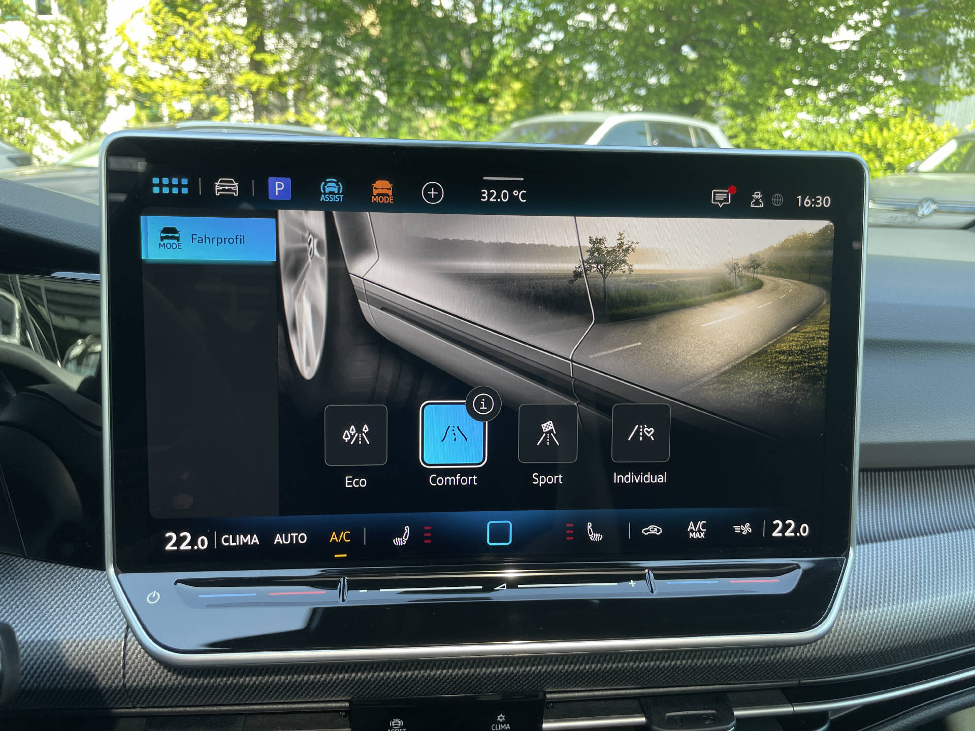VW Golf VIII 2.0 TSI R-Line DSG 4motion-image-16
