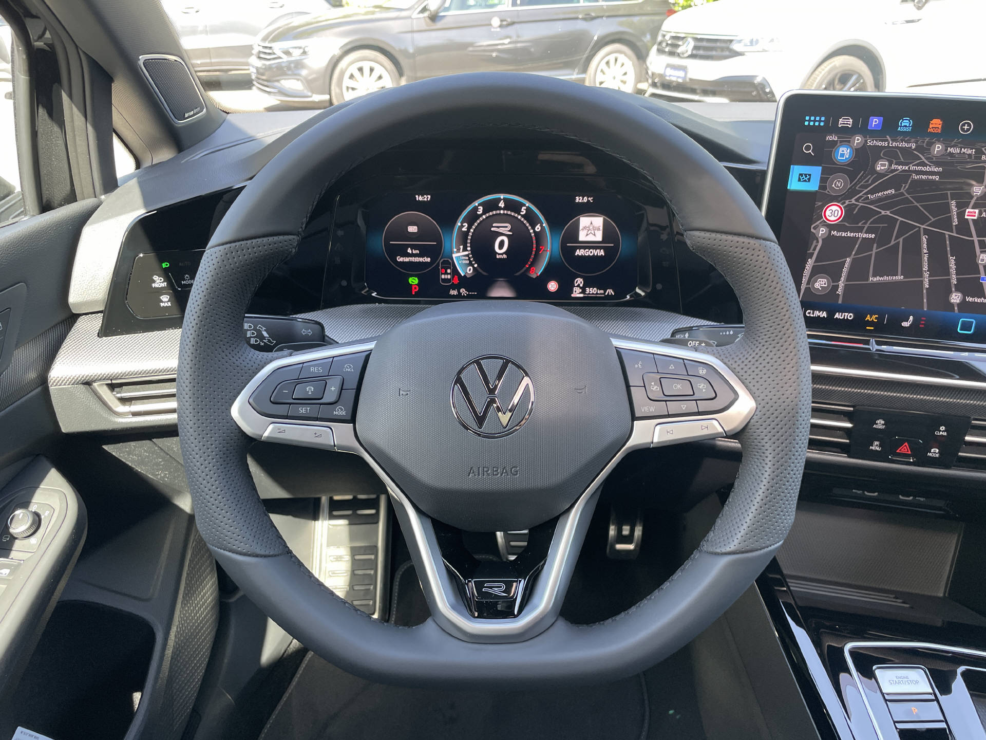 VW Golf VIII 2.0 TSI R-Line DSG 4motion-image-12