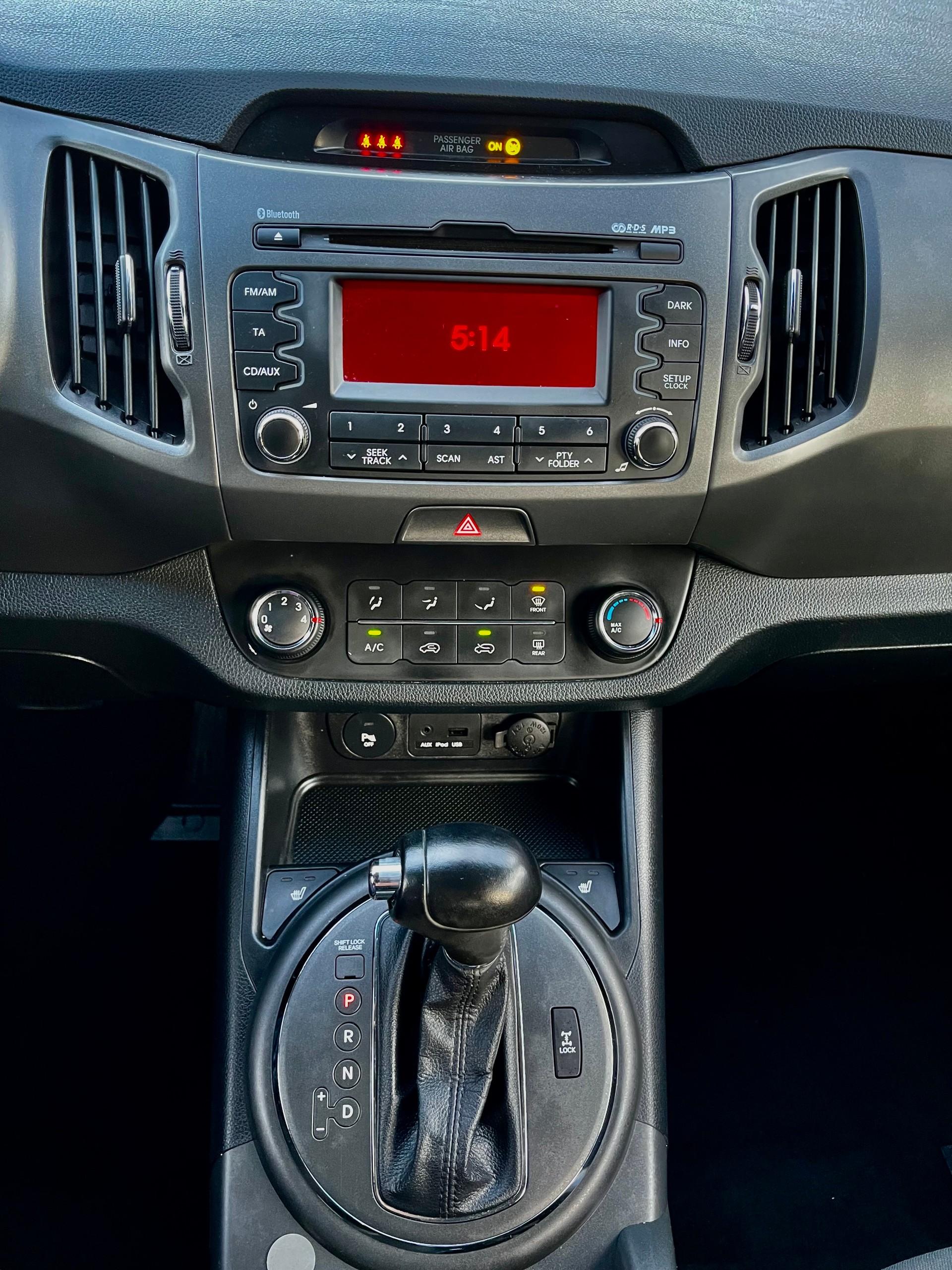 KIA Sportage 2.0 CRDi Trend 4WD-image-10