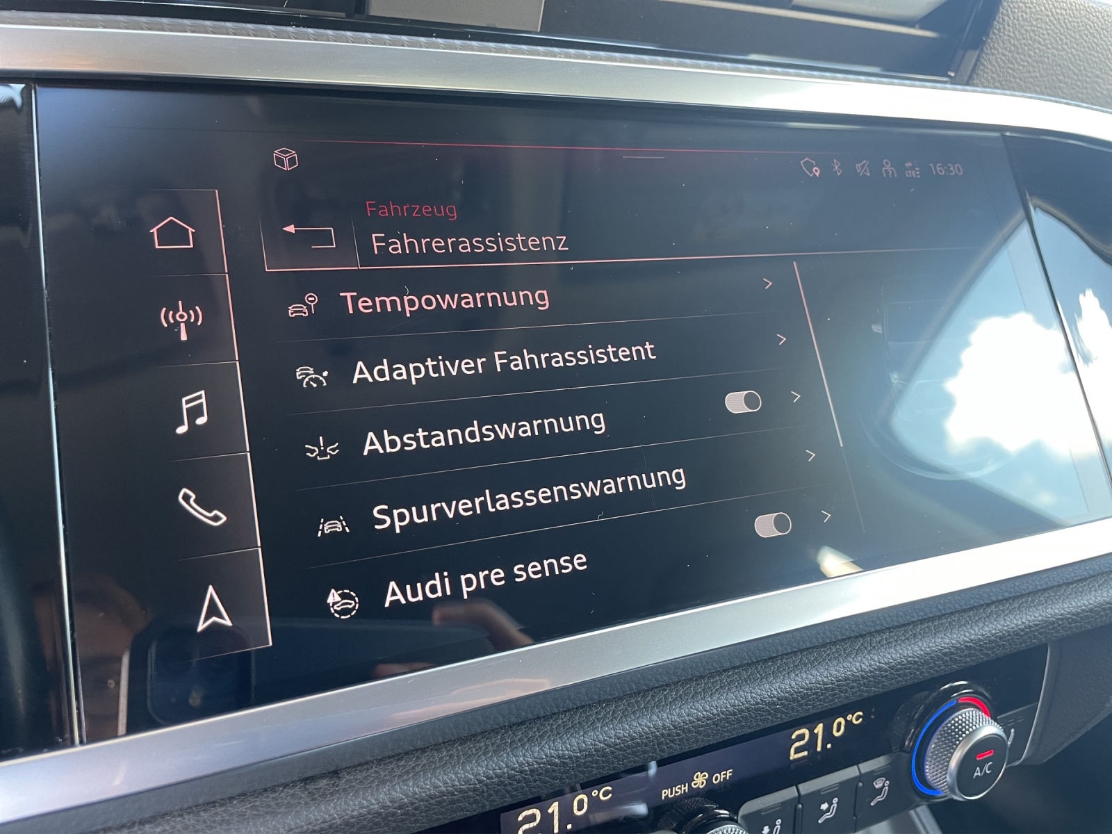 AUDI Q3 Sportback 45 TFSI S line quattro S-tronic-image-15
