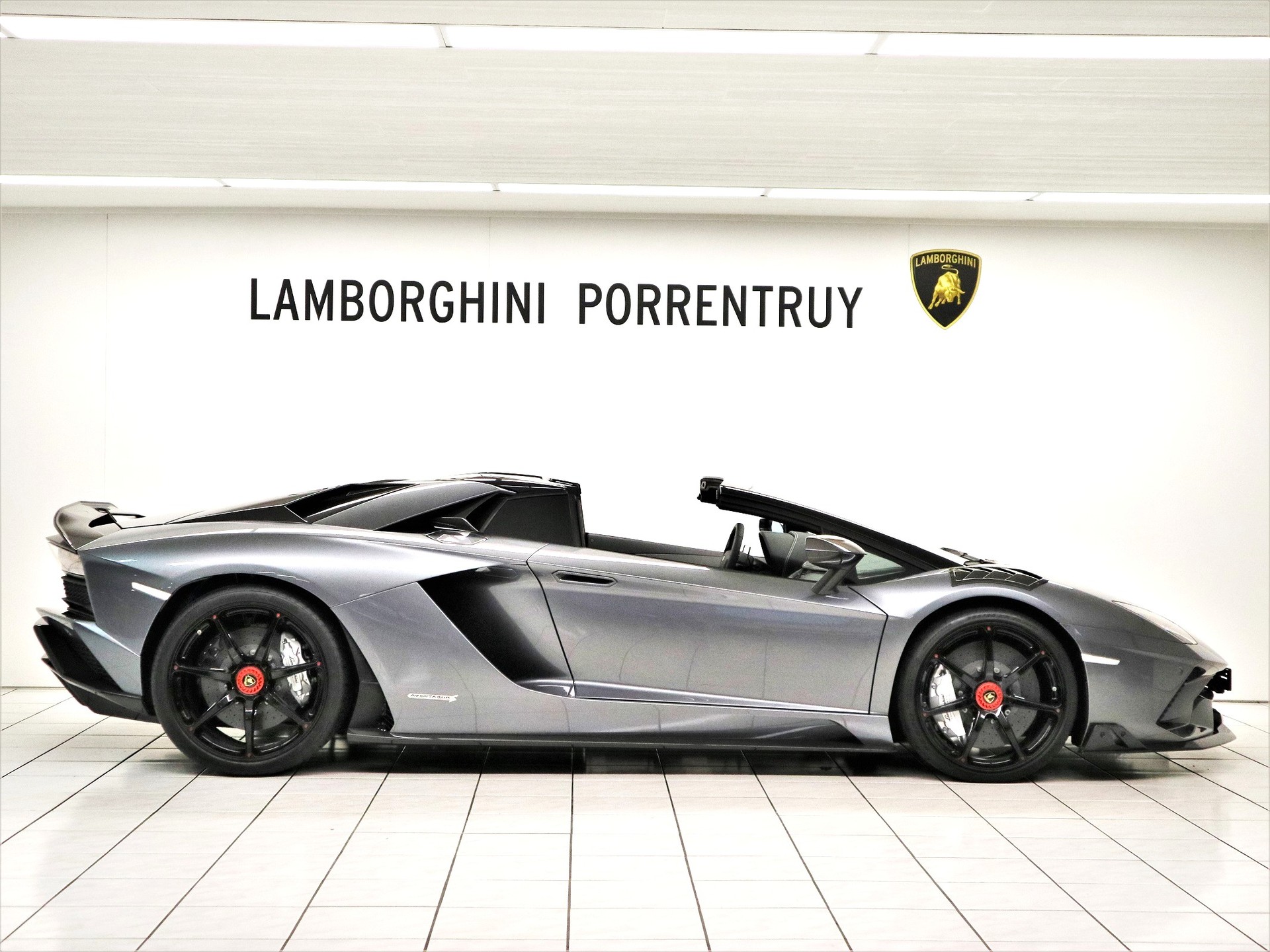 LAMBORGHINI Aventador S LP740-4 Roadster E-Gear-image-1