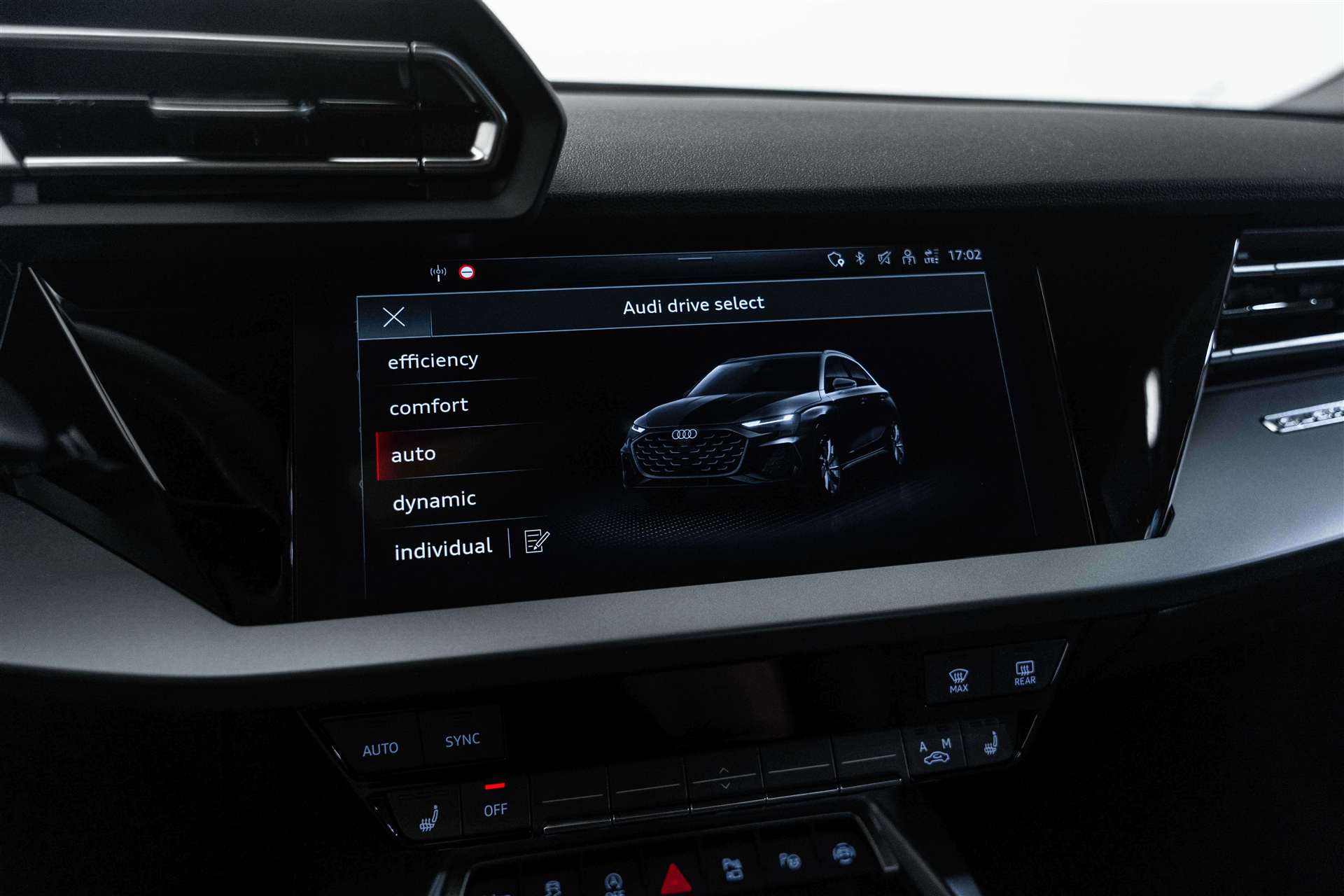 AUDI A3 Sportback 40 TFSi quattro S Line S-Tronic Automat-image-26