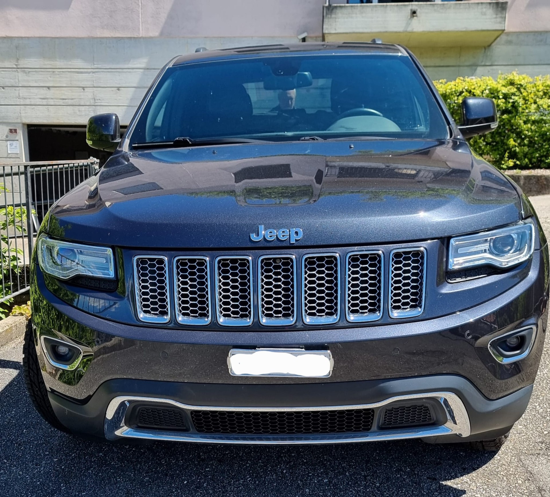 JEEP GRAND CHEROKEE-image-1