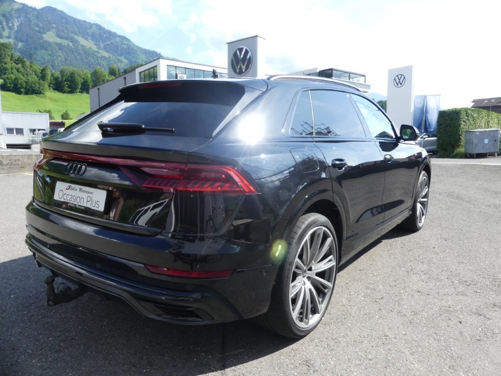 AUDI Q8 55 TFSI quattro tiptronic-image-3