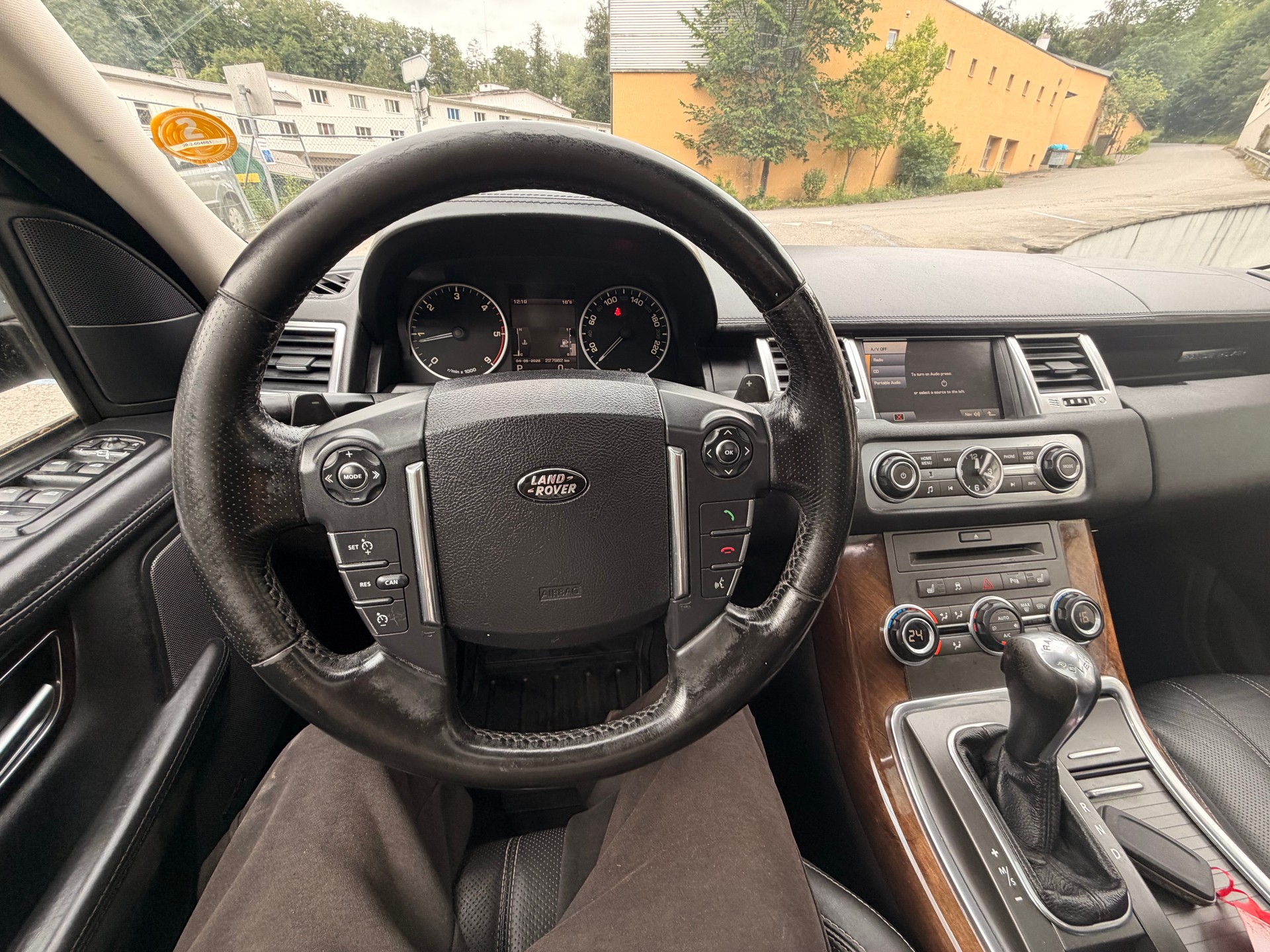 LAND ROVER Range Rover Sport 3.0 TDV6 HSE Automatic-image-27