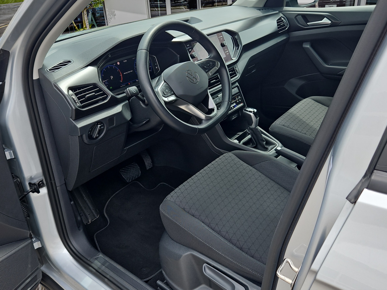 VW T-Cross 1.0 TSI Life DSG-image-9
