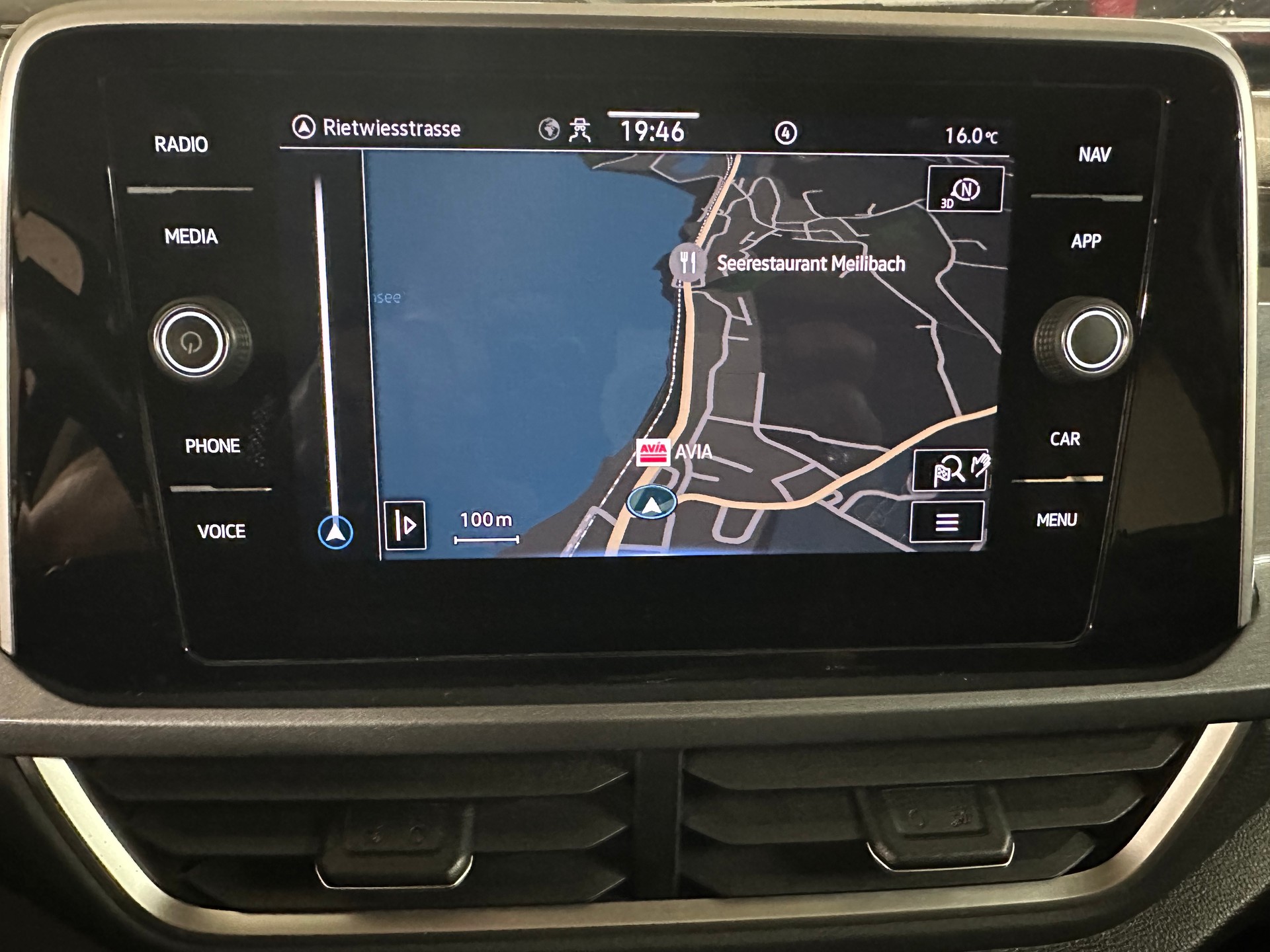 VW T-Roc 2.0 TDI 190PS Sport DSG-image-23