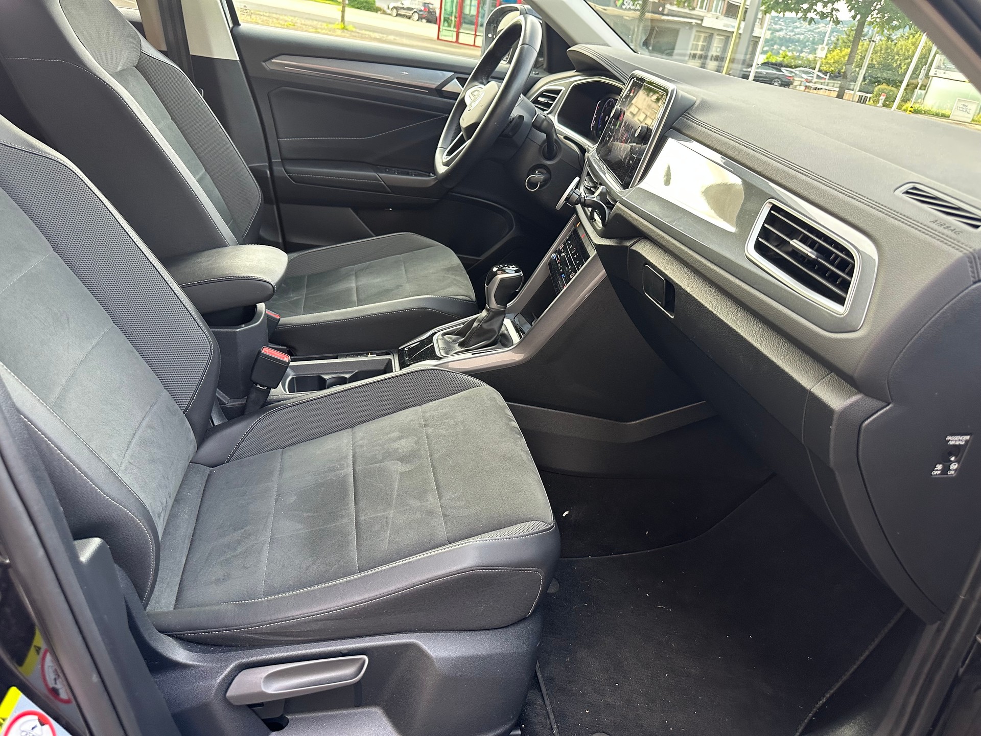 VW T-Roc 2.0 TDI 190PS Sport DSG-image-17
