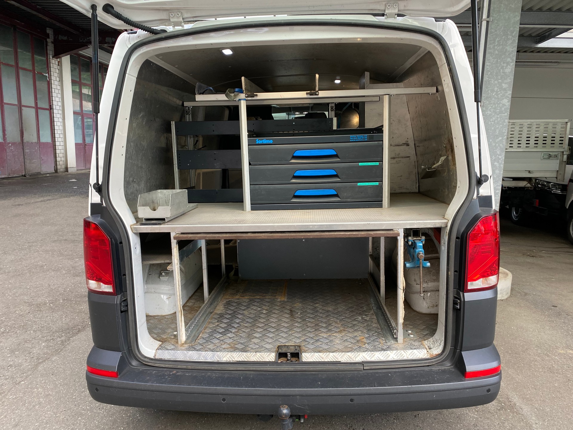 VW T6.1 2.0 TDI 4Motion-image-2