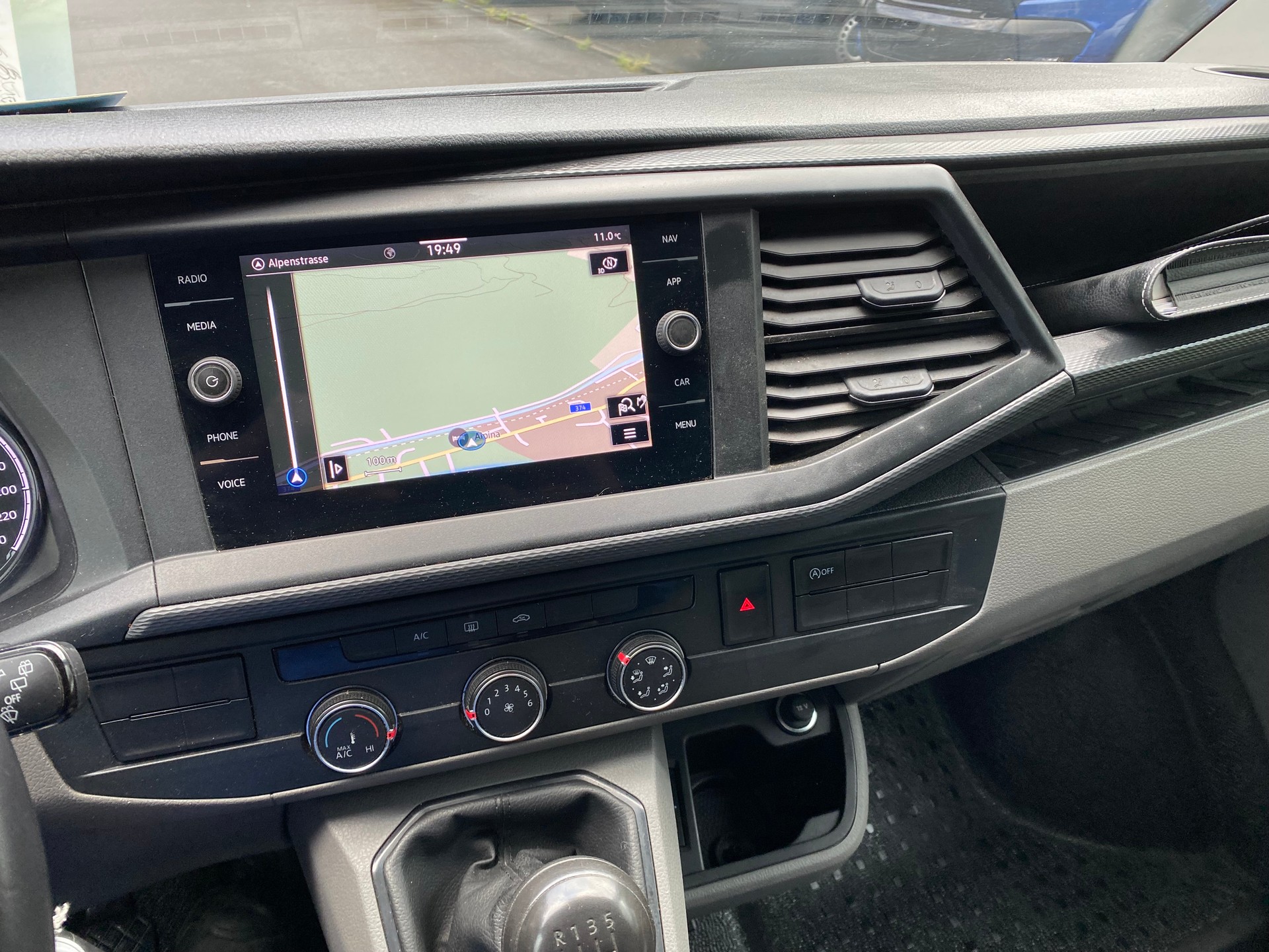 VW T6.1 2.0 TDI 4Motion-image-3