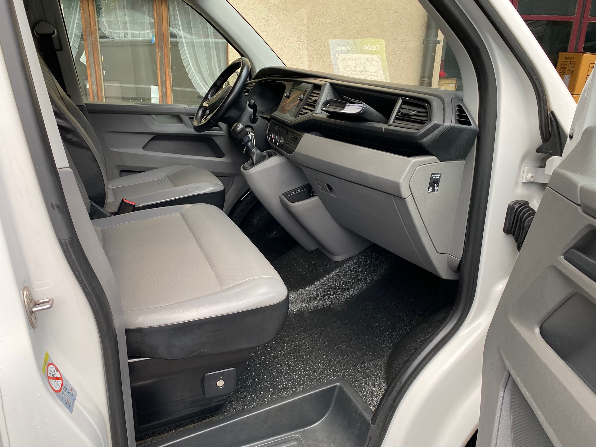 VW T6.1 2.0 TDI 4Motion-image-5