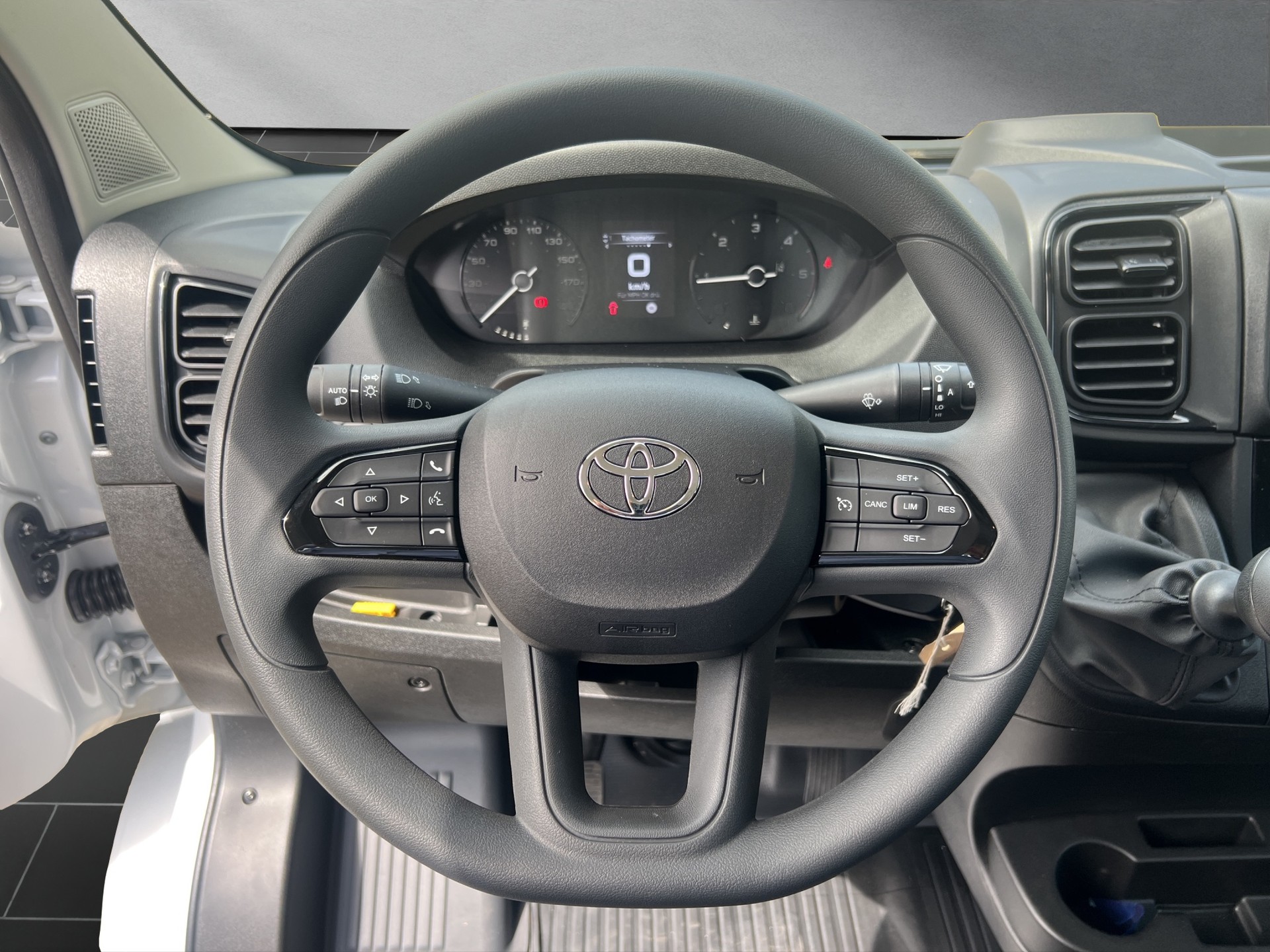 TOYOTA PROACE MAX Kab.-Kipper 3.5 L3 2.2 D Active Heavy dreiseitig-showroom-element-3