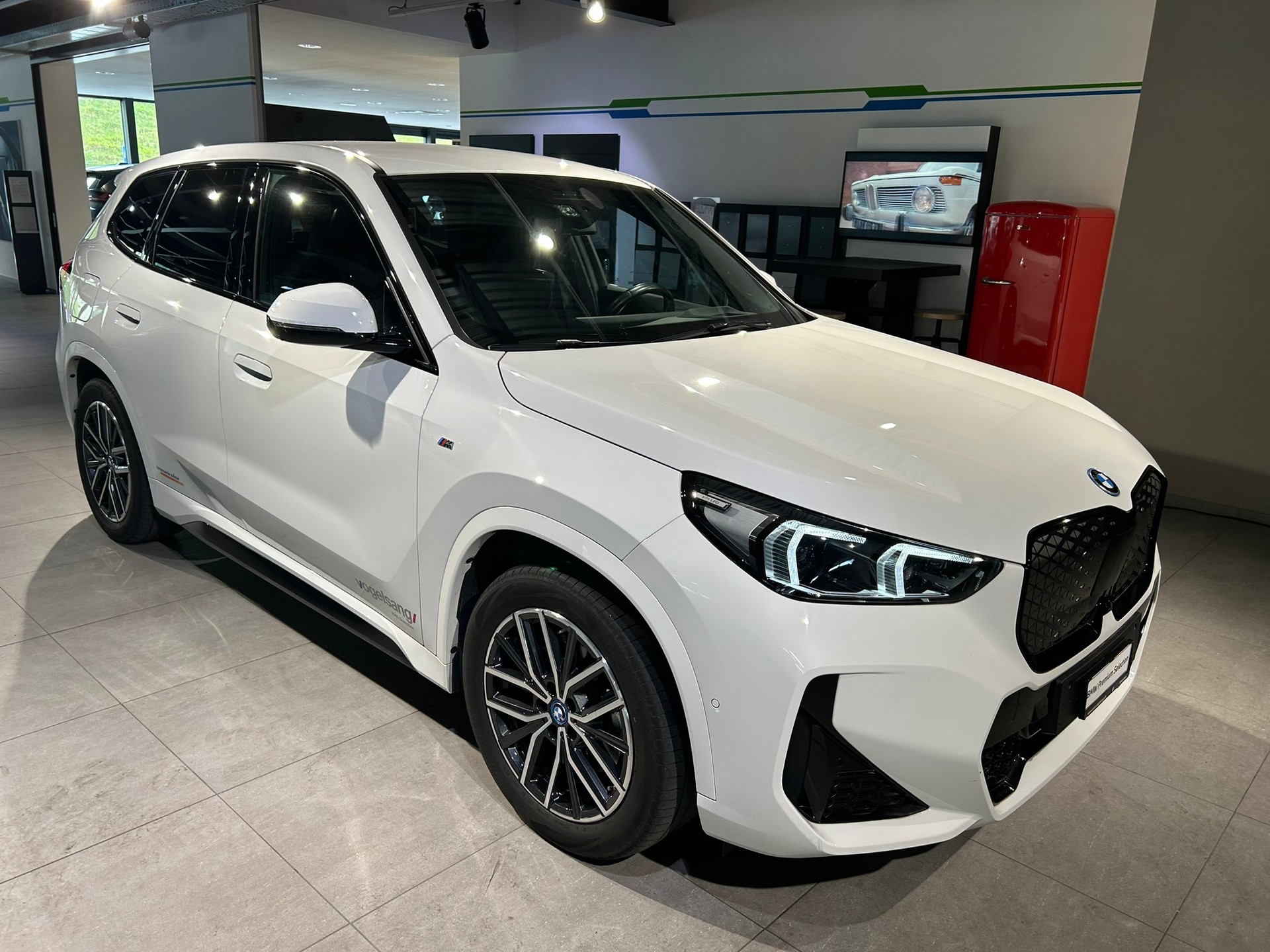 BMW iX1 xDrive 30 M Sport-image-6