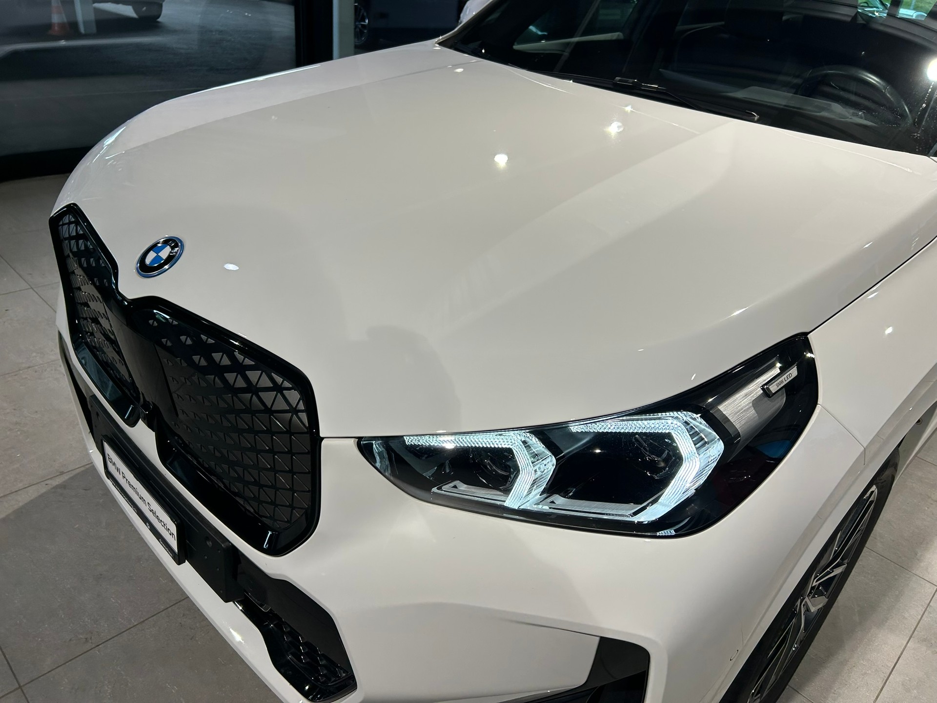 BMW iX1 xDrive 30 M Sport-image-22