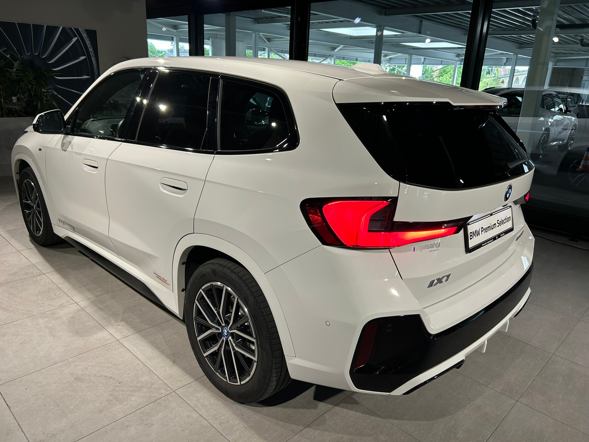 BMW iX1 xDrive 30 M Sport-image-15
