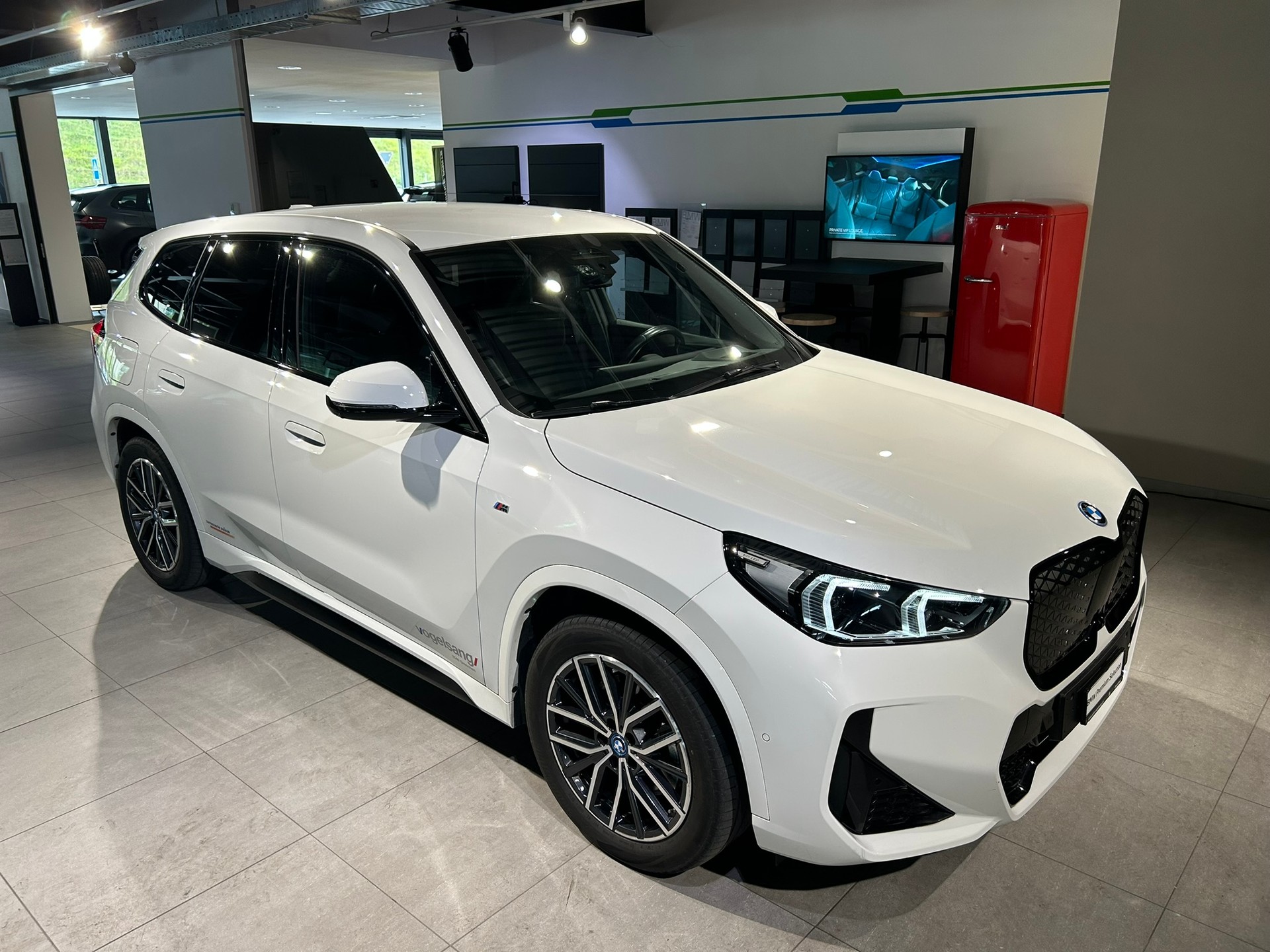BMW iX1 xDrive 30 M Sport-image-5