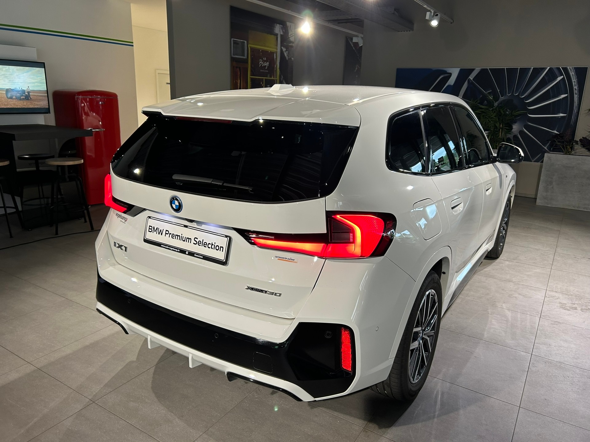 BMW iX1 xDrive 30 M Sport-image-11