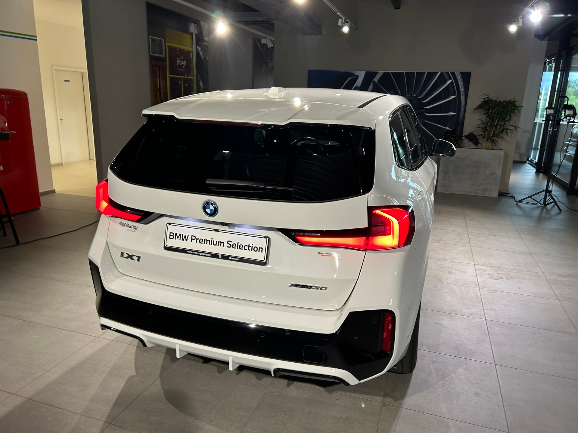 BMW iX1 xDrive 30 M Sport-image-13
