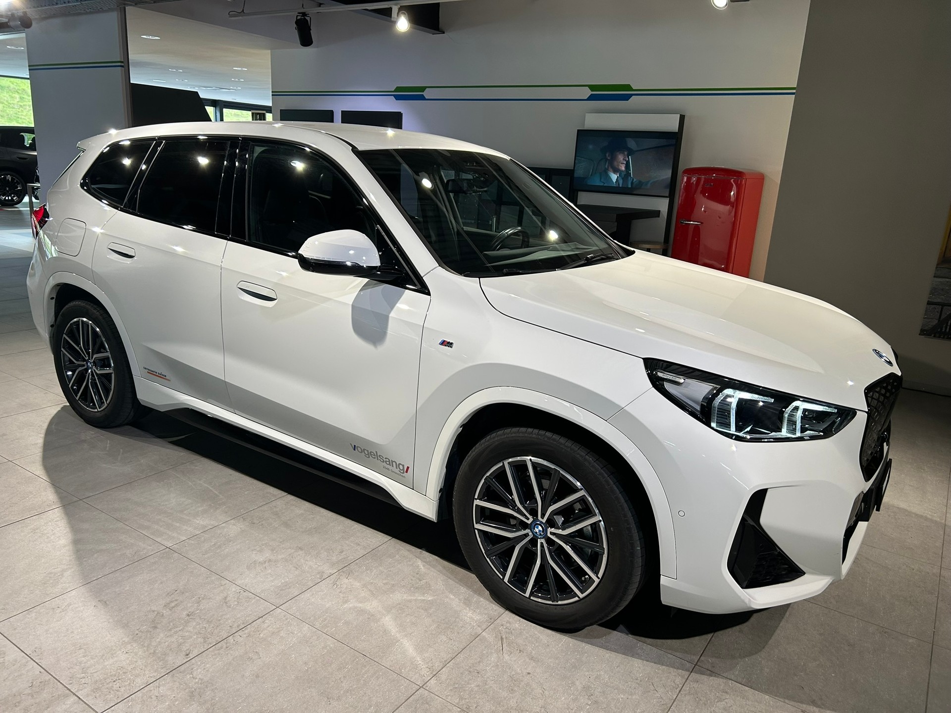 BMW iX1 xDrive 30 M Sport-image-7