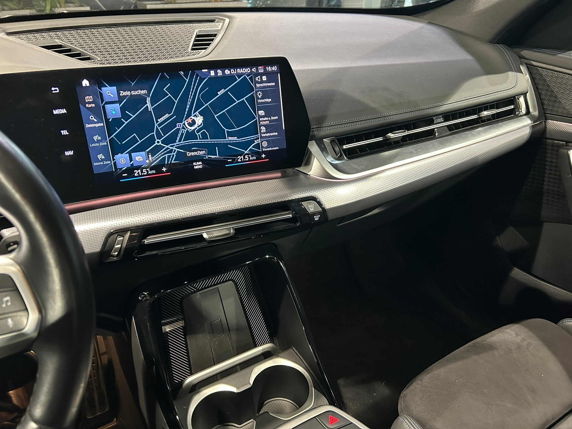BMW iX1 xDrive 30 M Sport-image-30