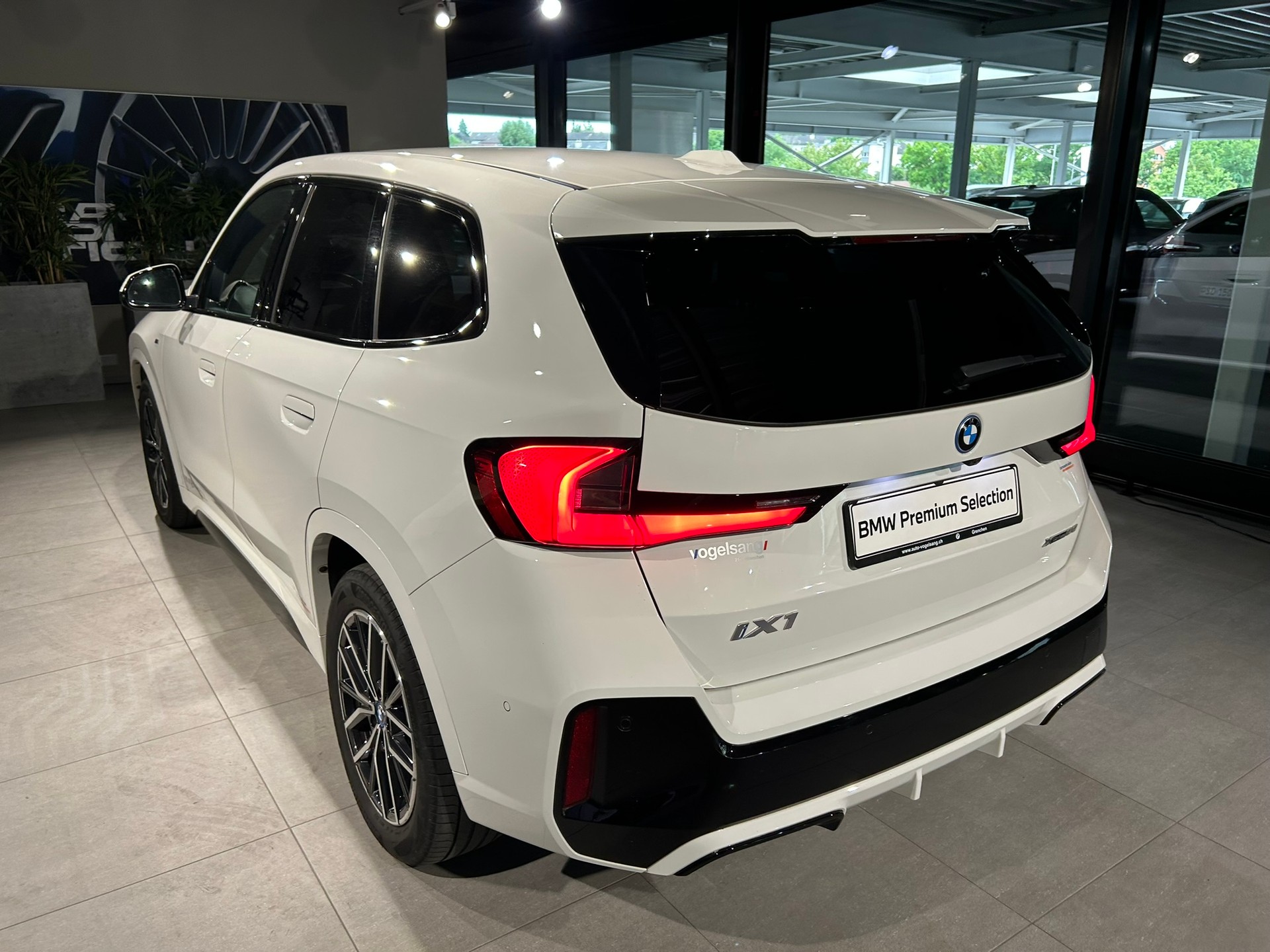BMW iX1 xDrive 30 M Sport-image-14