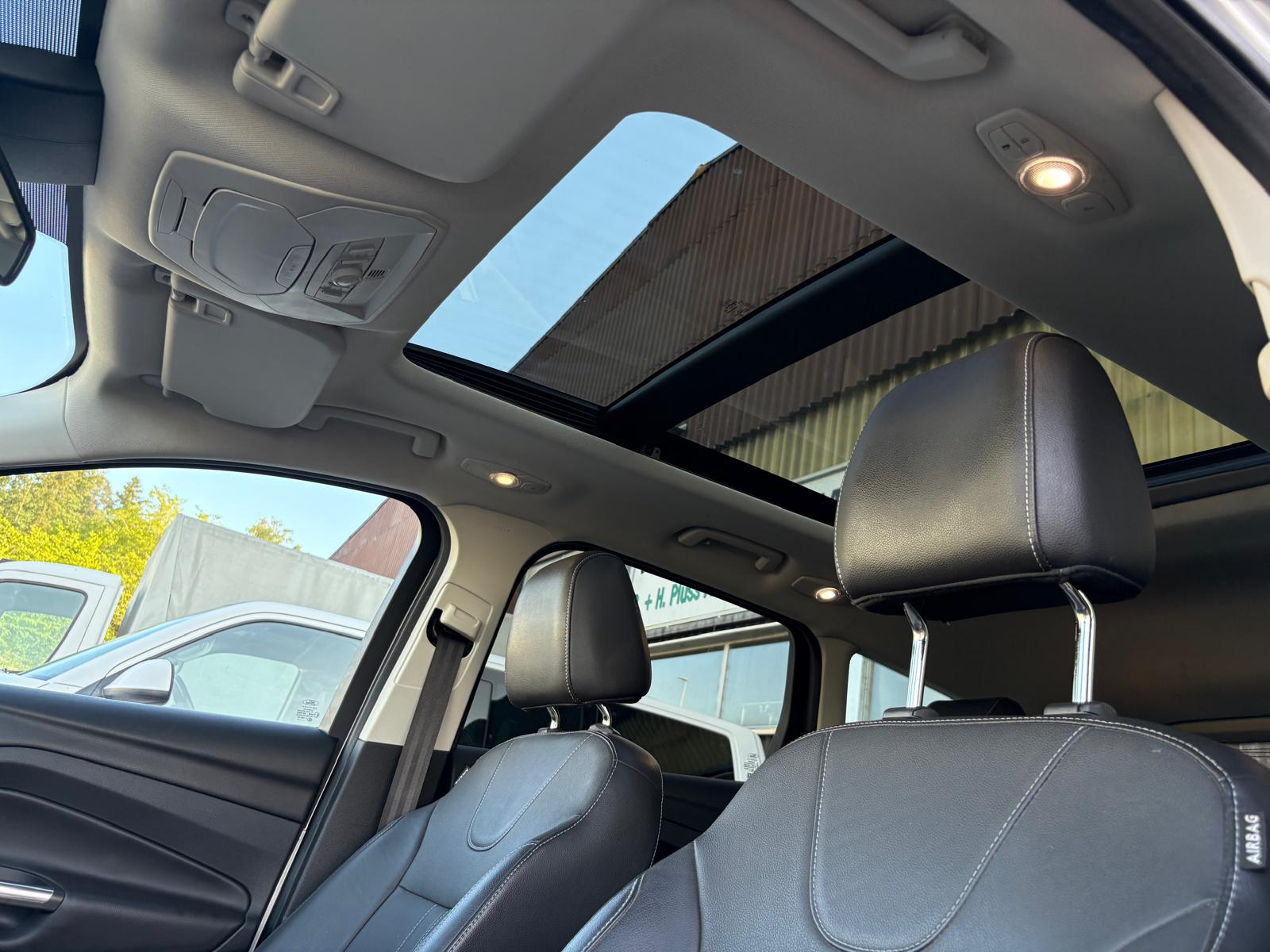 FORD Kuga 2.0 TDCi Titanium 4WD PowerShift-image-8