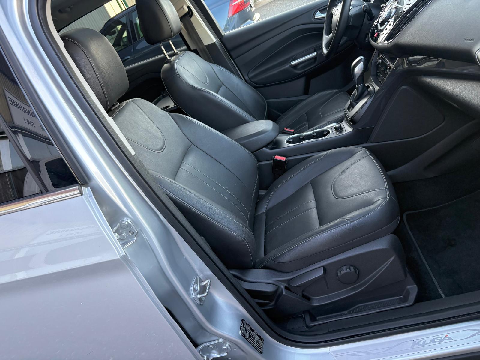 FORD Kuga 2.0 TDCi Titanium 4WD PowerShift-image-9