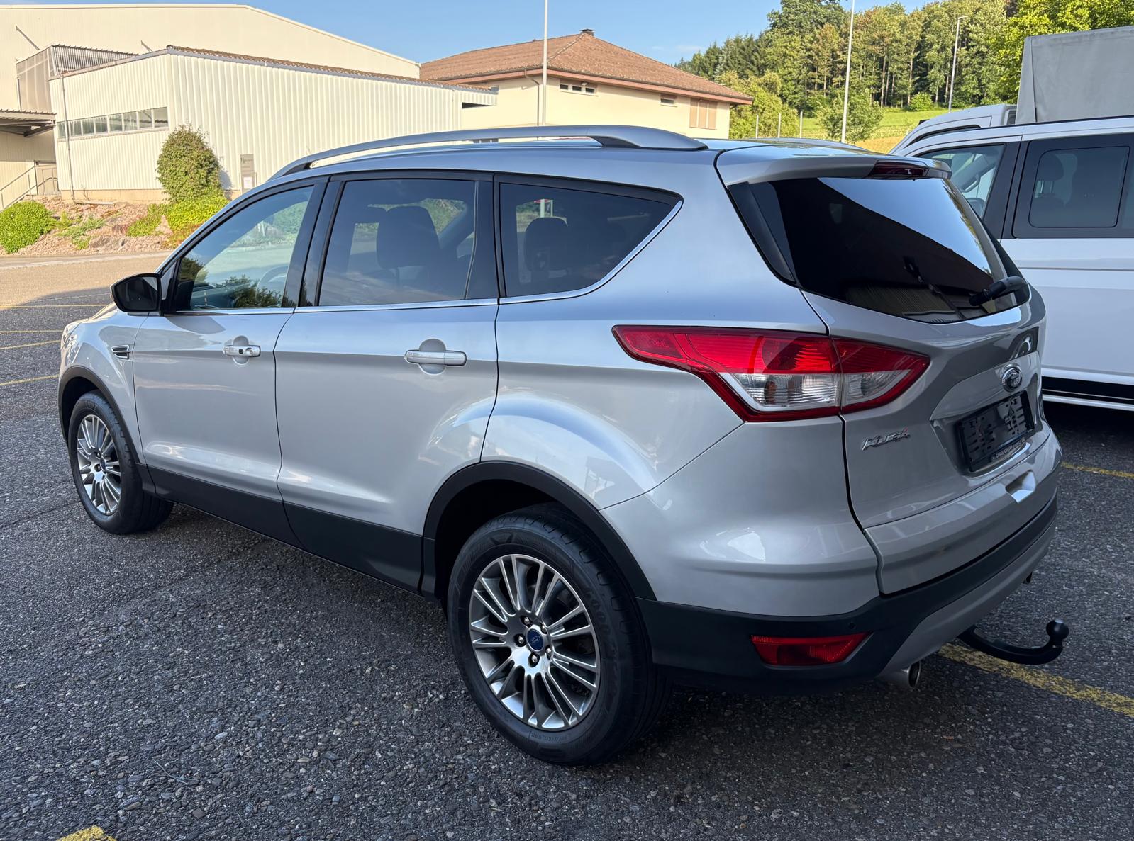 FORD Kuga 2.0 TDCi Titanium 4WD PowerShift-image-4