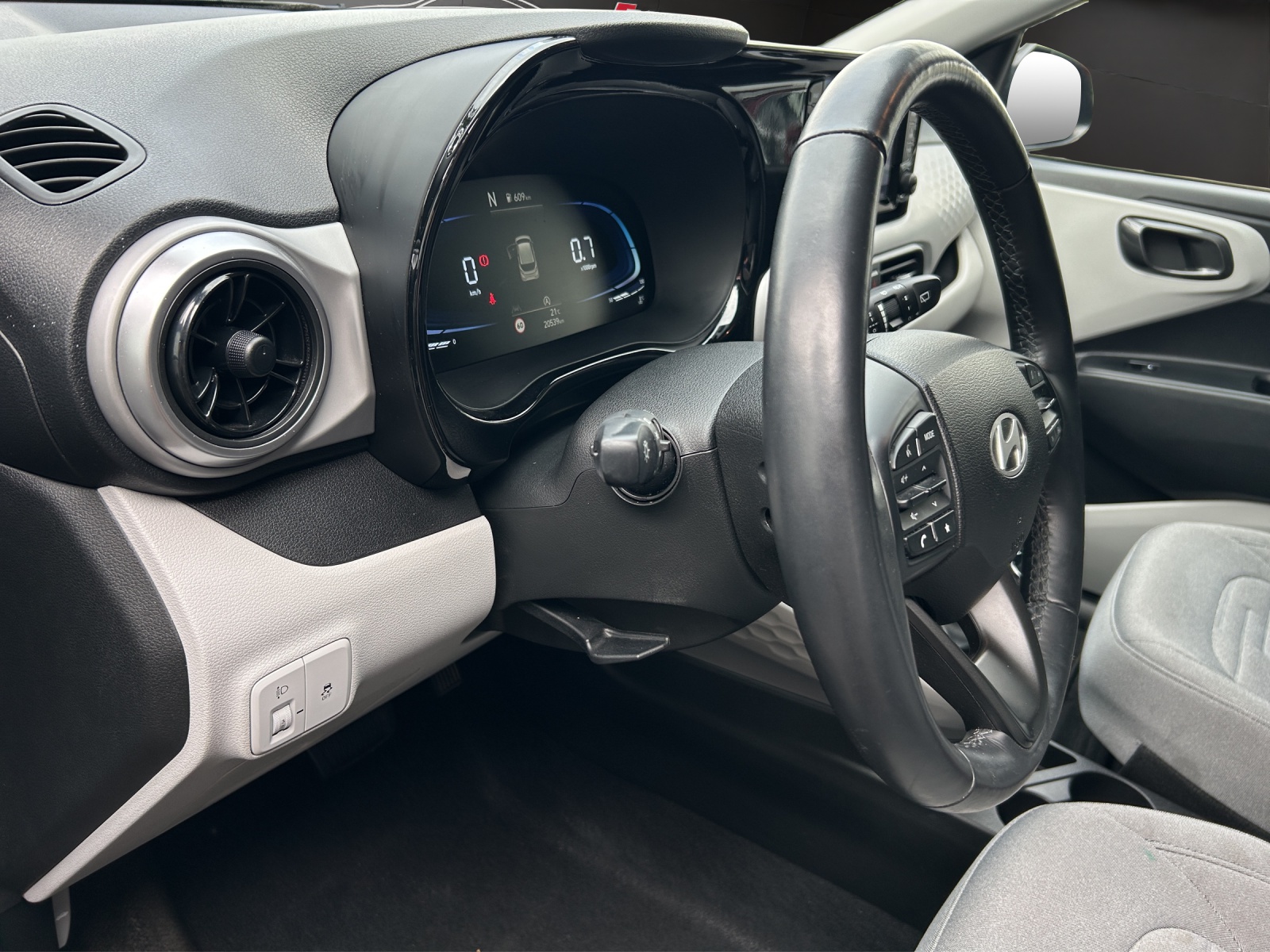 HYUNDAI i10 1.2 Vertex Automat-image-18