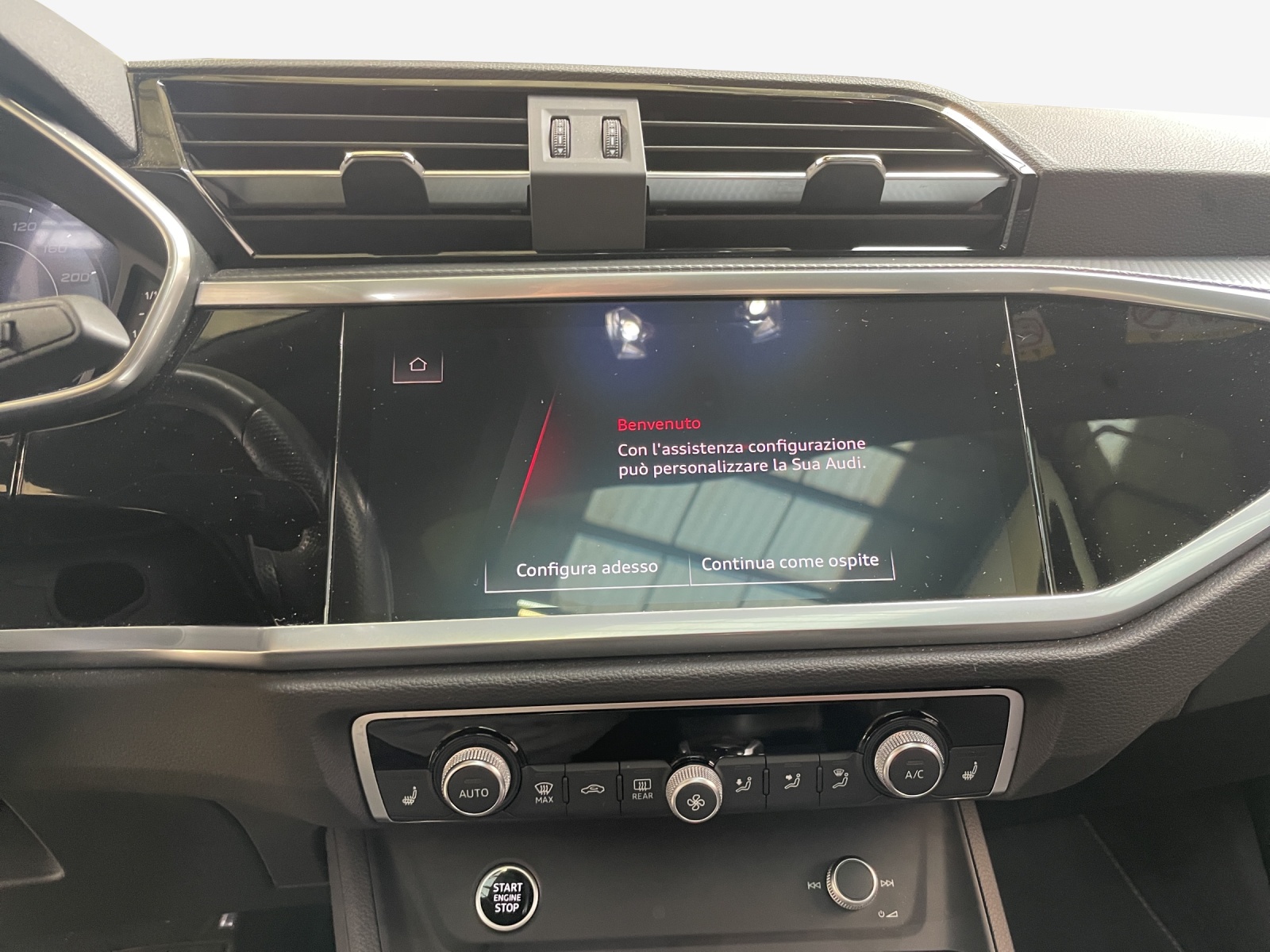 AUDI Q3 Sportback 45 TFSI S line quattro S-tronic-image-10