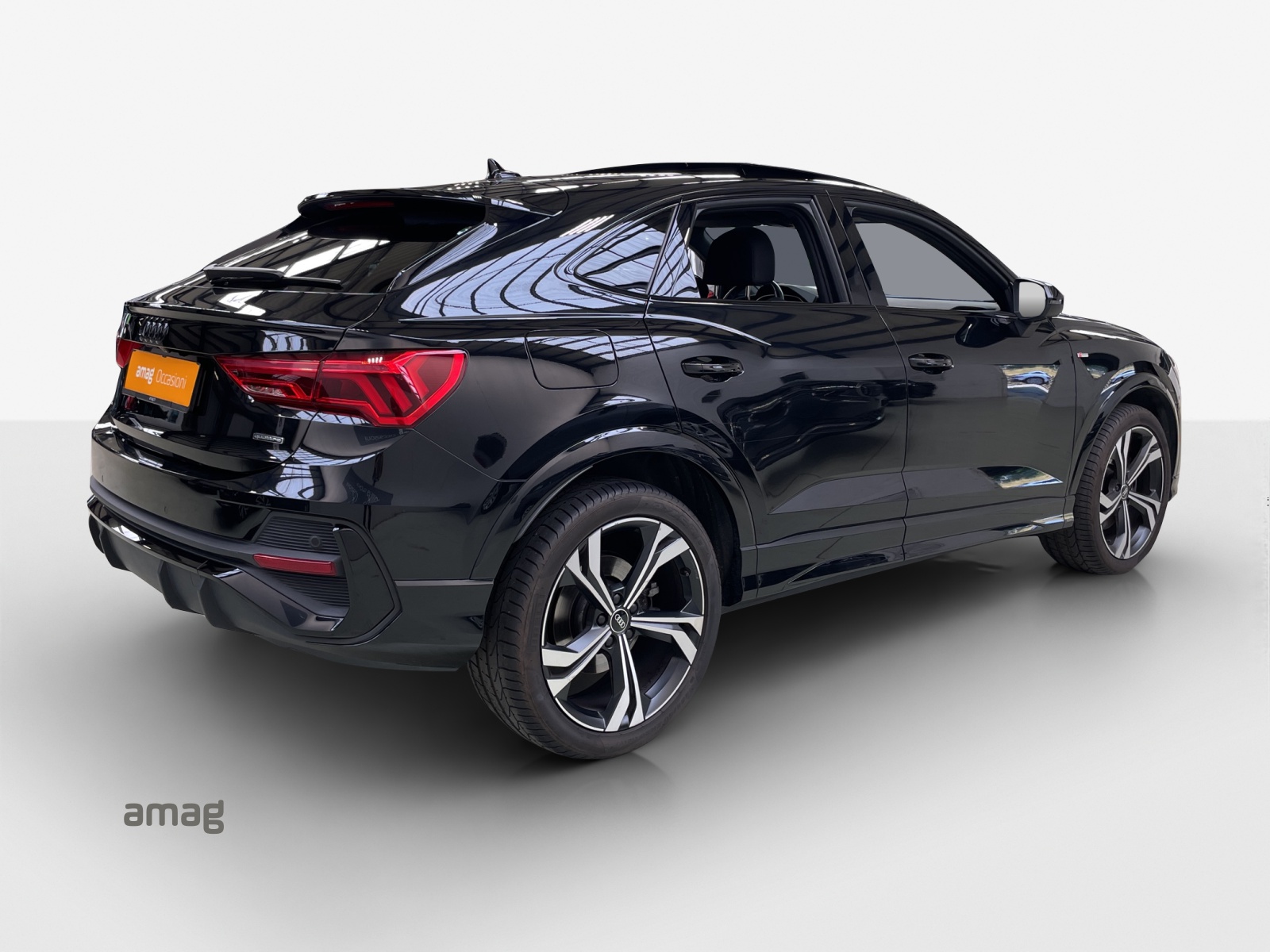 AUDI Q3 Sportback 45 TFSI S line quattro S-tronic-image-4