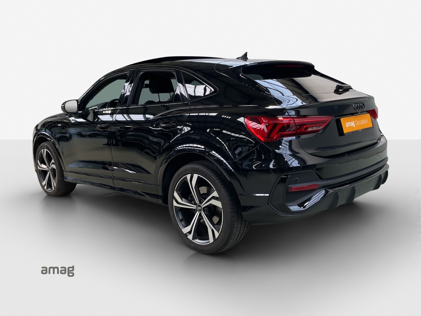 AUDI Q3 Sportback 45 TFSI S line quattro S-tronic-image-2