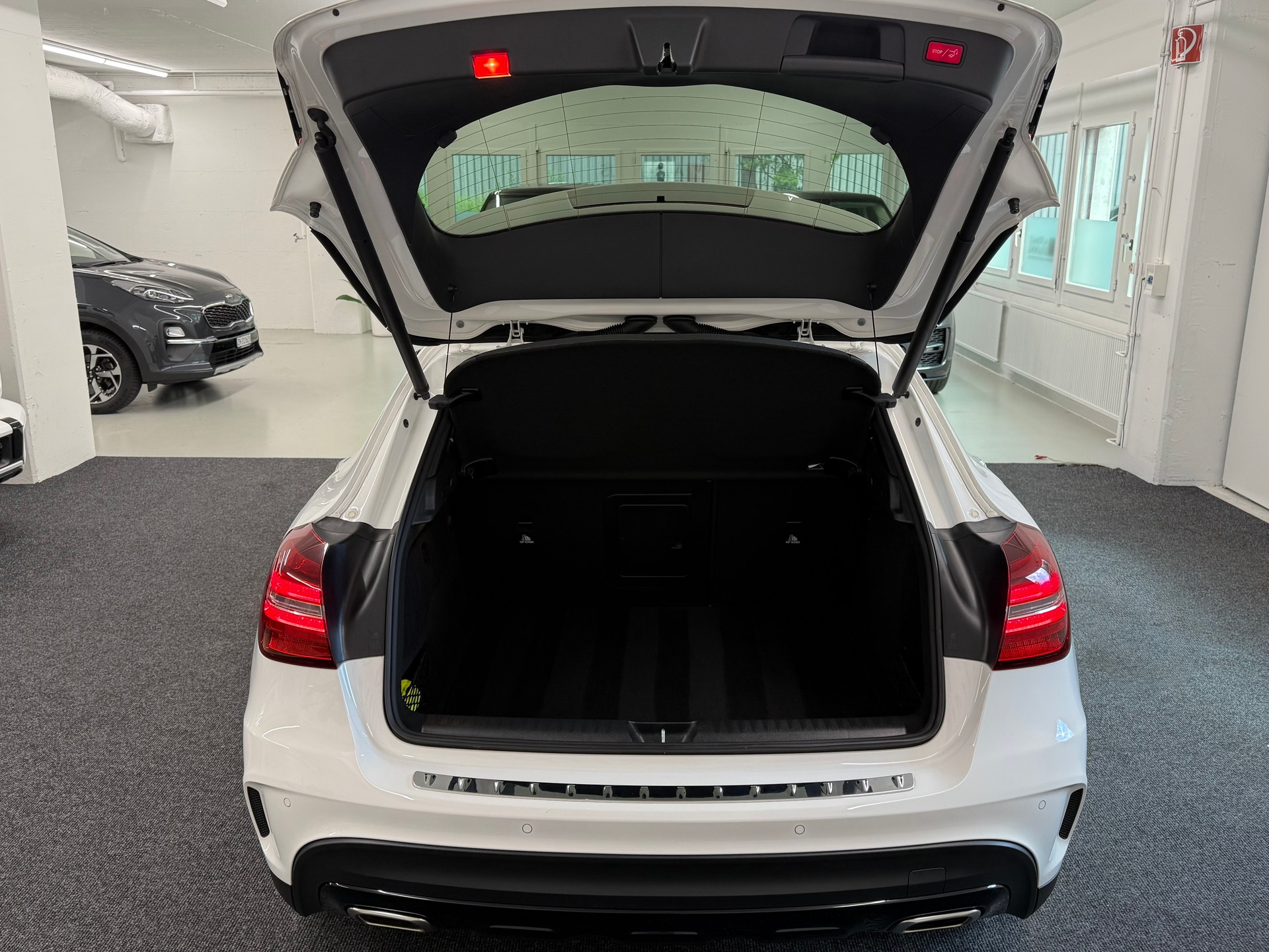 MERCEDES-BENZ GLA 220 AMG Line 4Matic 7G-DCT-image-6