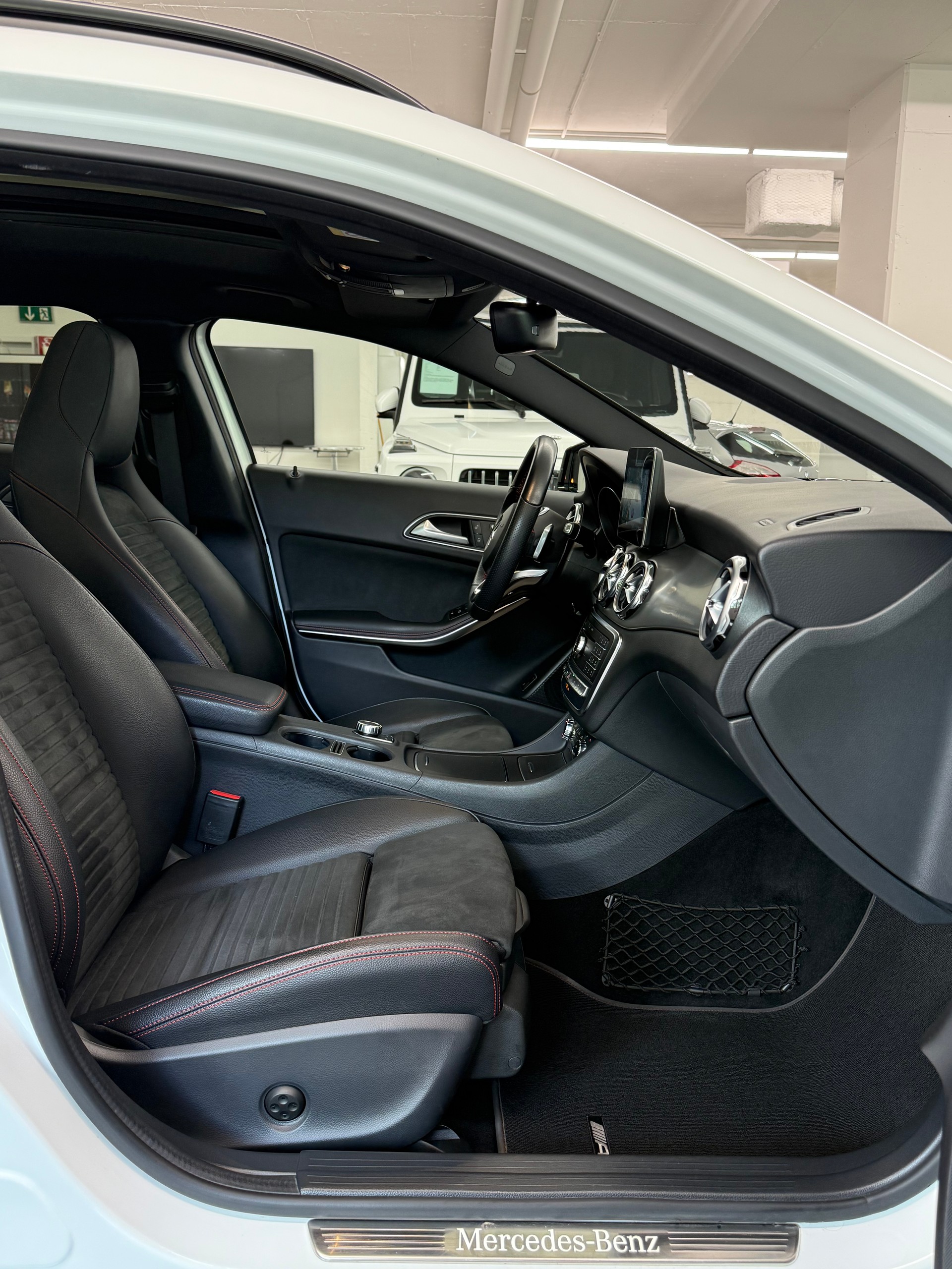 MERCEDES-BENZ GLA 220 AMG Line 4Matic 7G-DCT-image-20