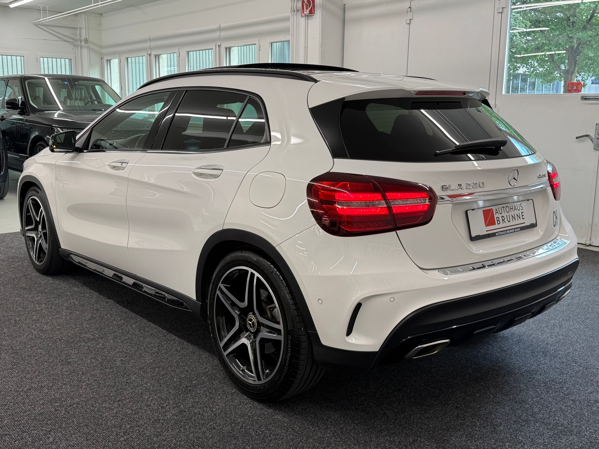 MERCEDES-BENZ GLA 220 AMG Line 4Matic 7G-DCT-image-7