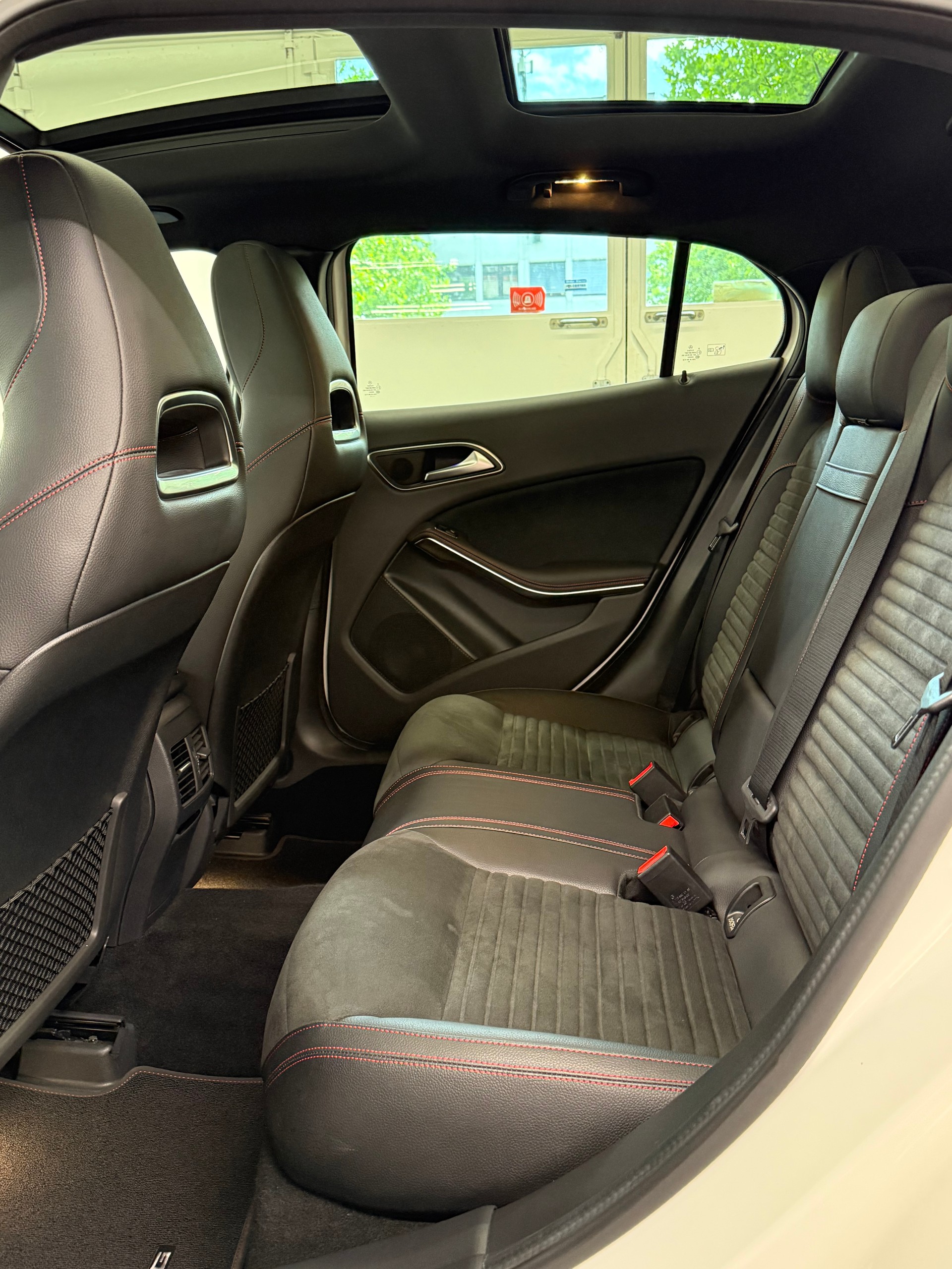 MERCEDES-BENZ GLA 220 AMG Line 4Matic 7G-DCT-image-19