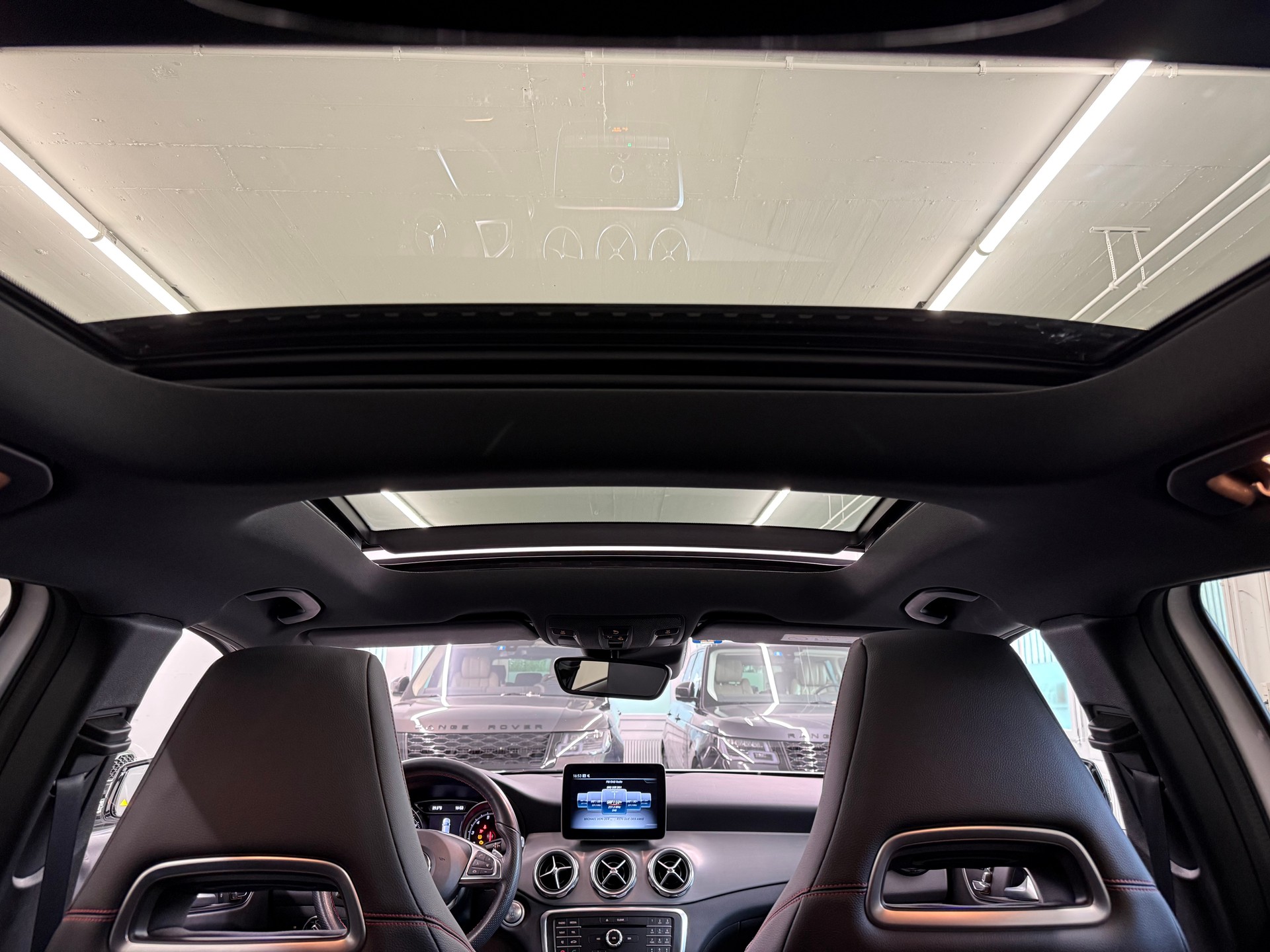 MERCEDES-BENZ GLA 220 AMG Line 4Matic 7G-DCT-image-16