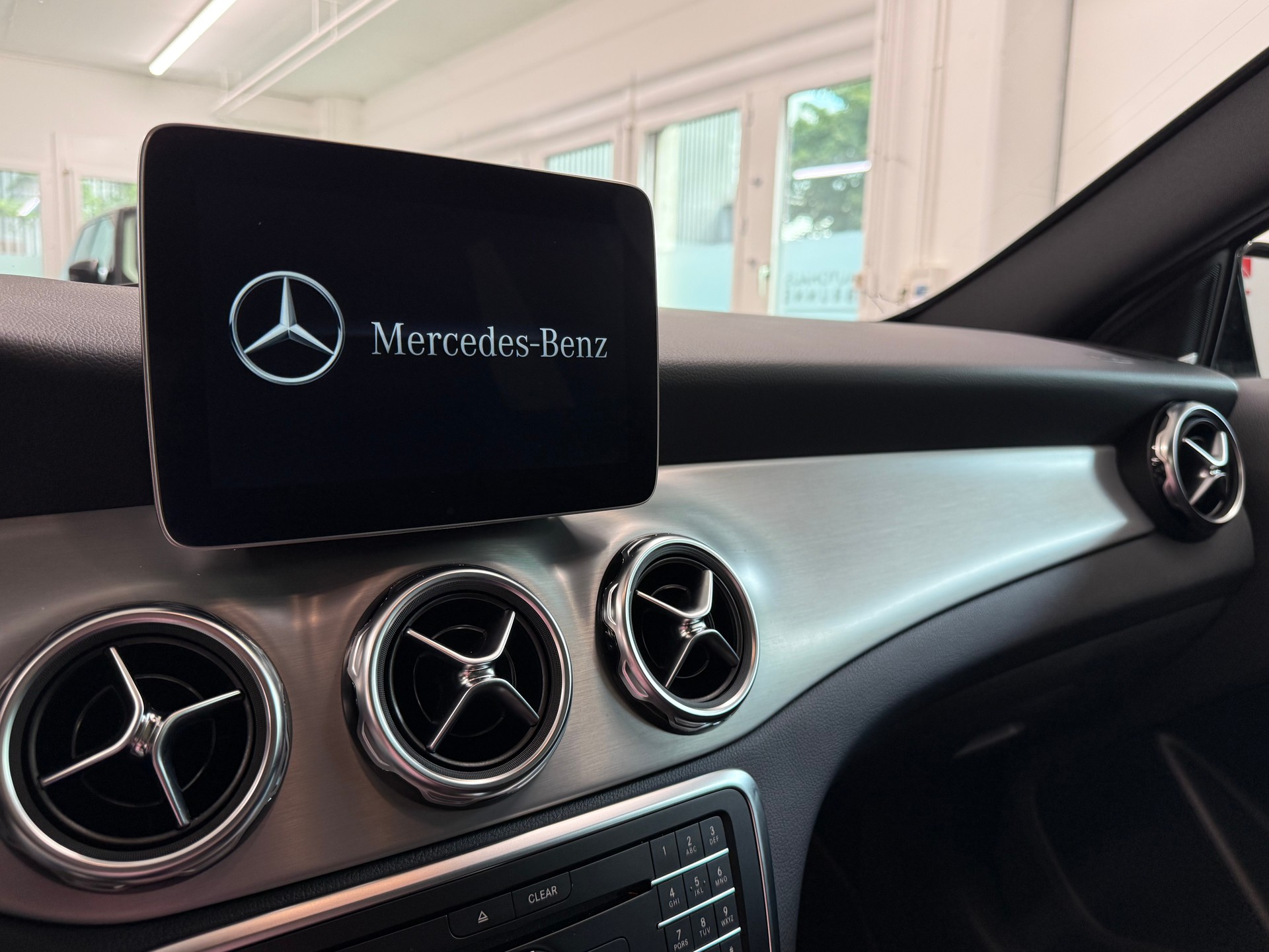 MERCEDES-BENZ GLA 220 AMG Line 4Matic 7G-DCT-image-27