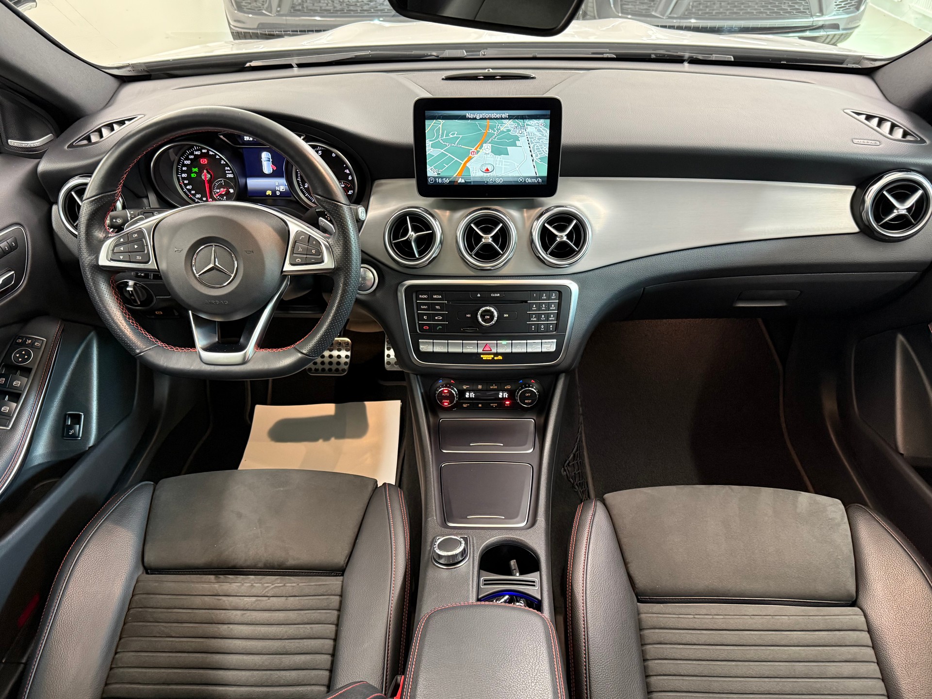 MERCEDES-BENZ GLA 220 AMG Line 4Matic 7G-DCT-image-15