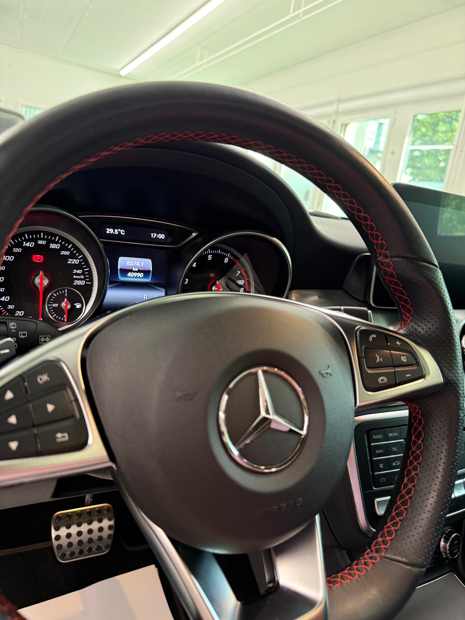 MERCEDES-BENZ GLA 220 AMG Line 4Matic 7G-DCT-image-25